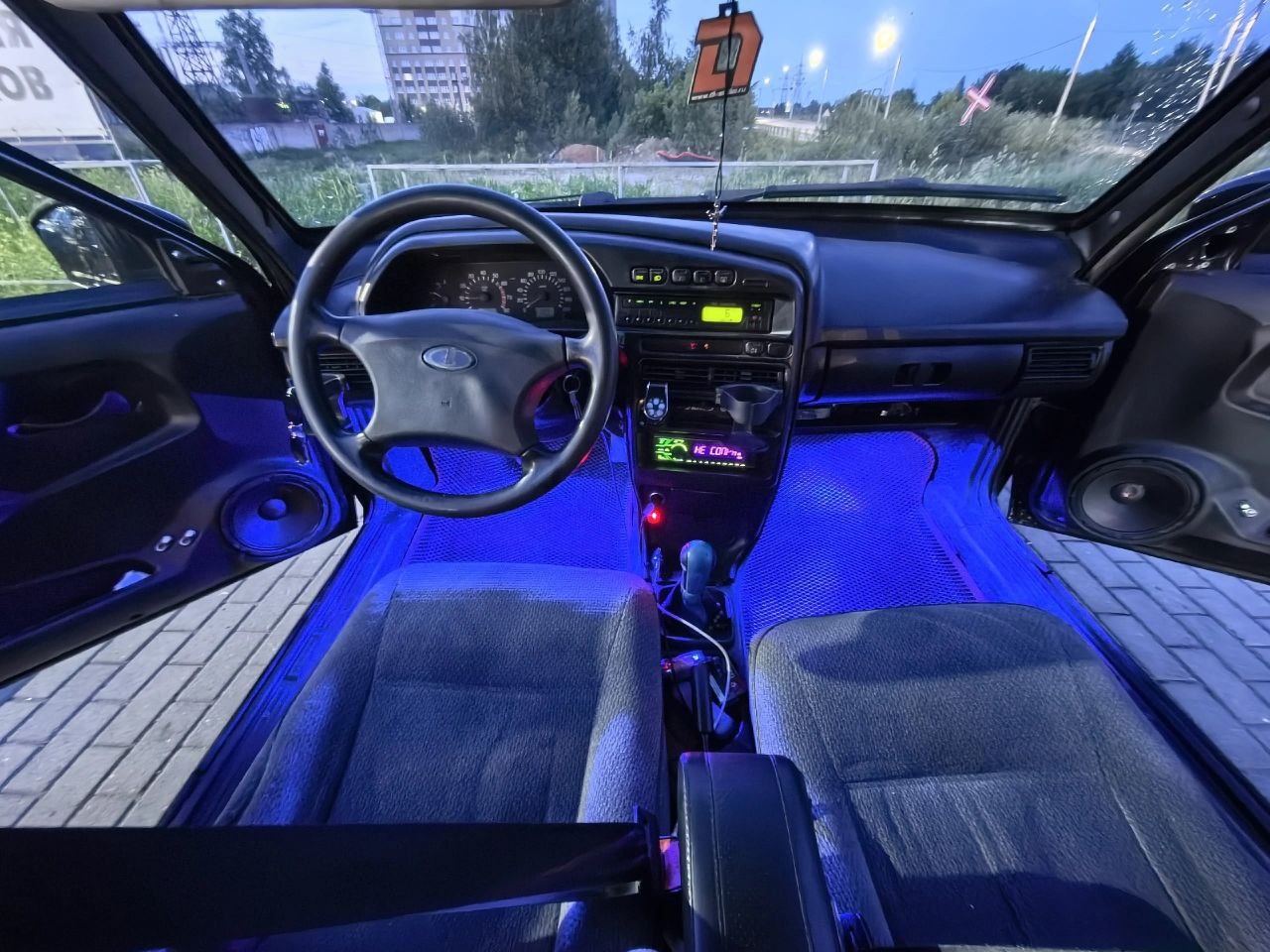 Автомобиль ВАЗ 2114 2007 года (2)