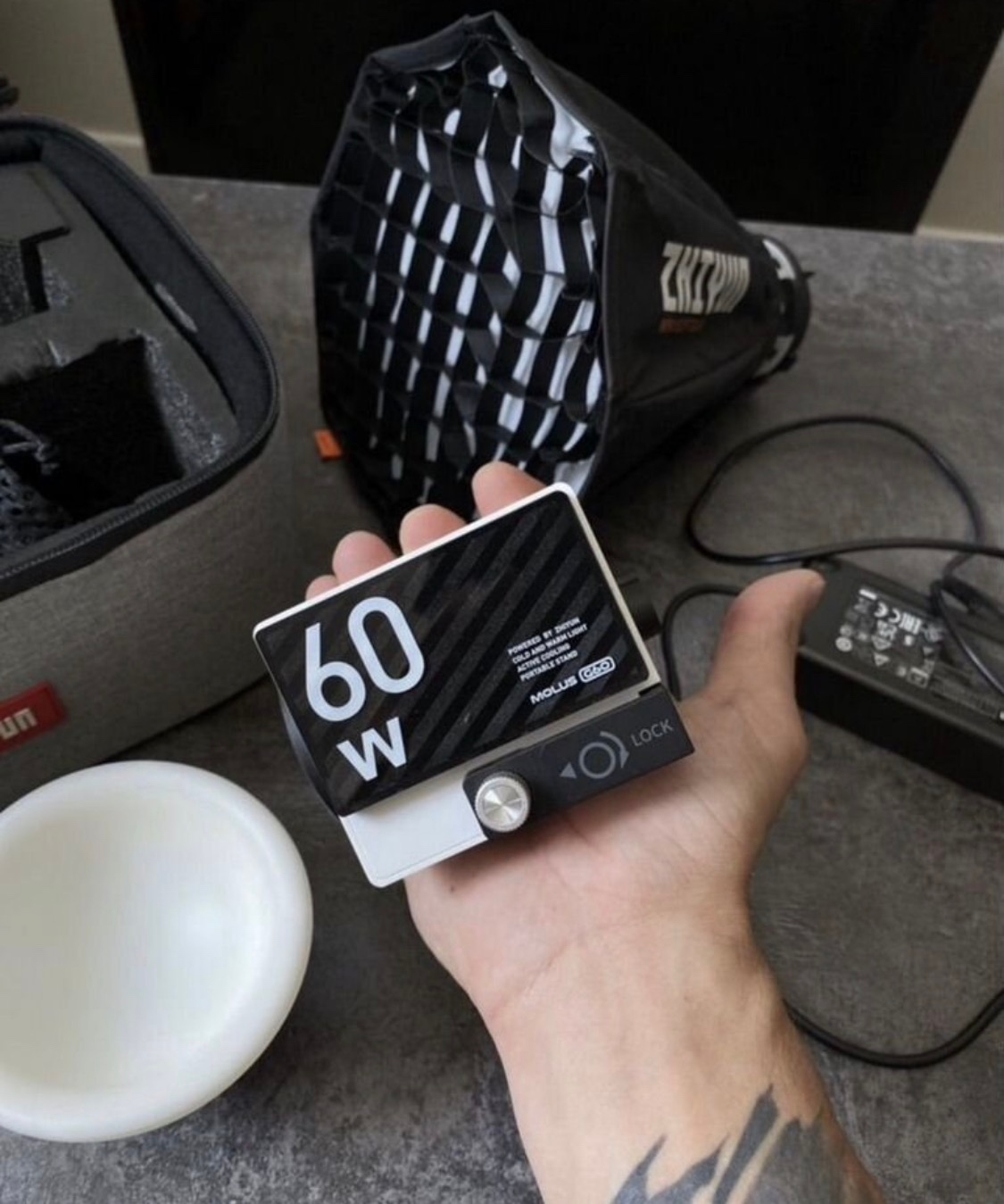 Продаю светодиодный осветитель Zhiyun Предлагаю (5)