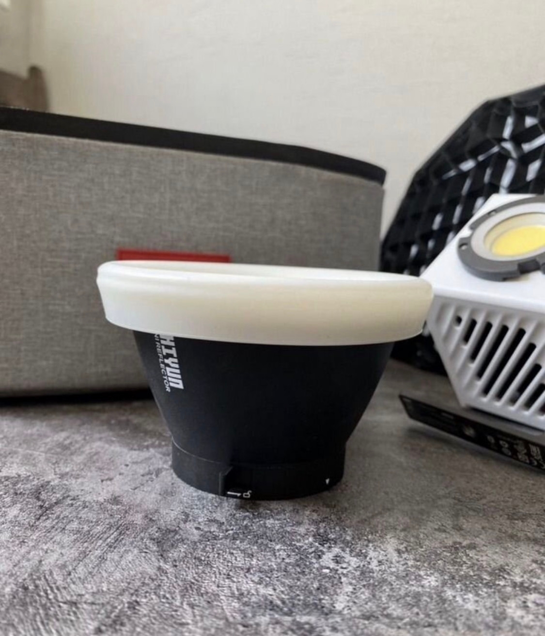 Продаю светодиодный осветитель Zhiyun Предлагаю (3)