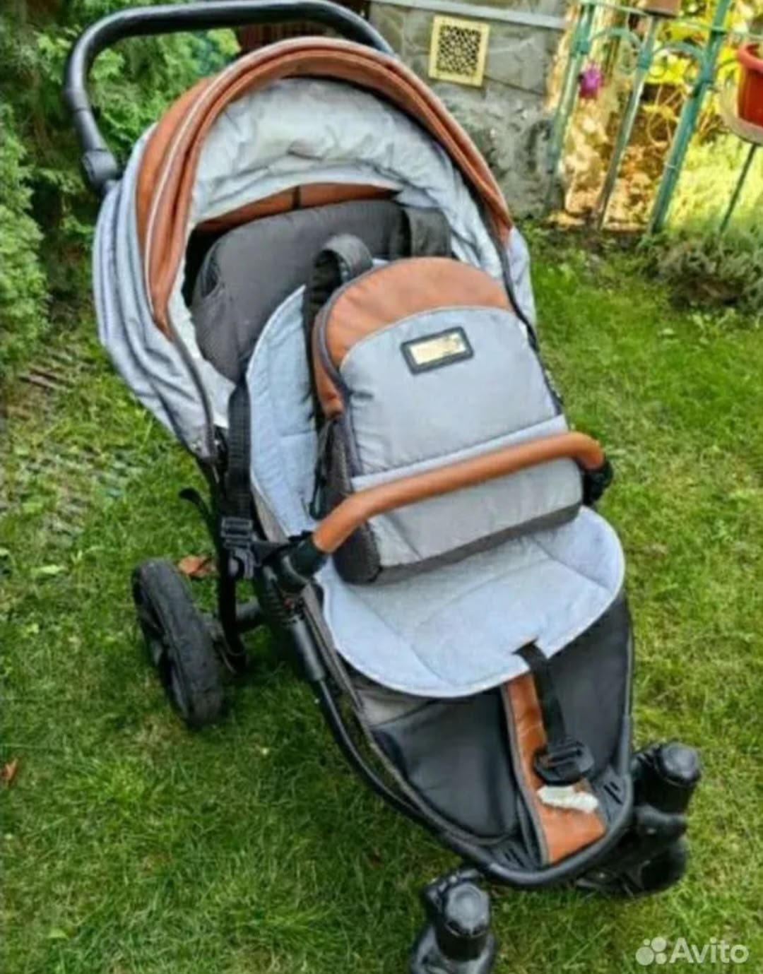 Продается вместительная детская коляска Отличная