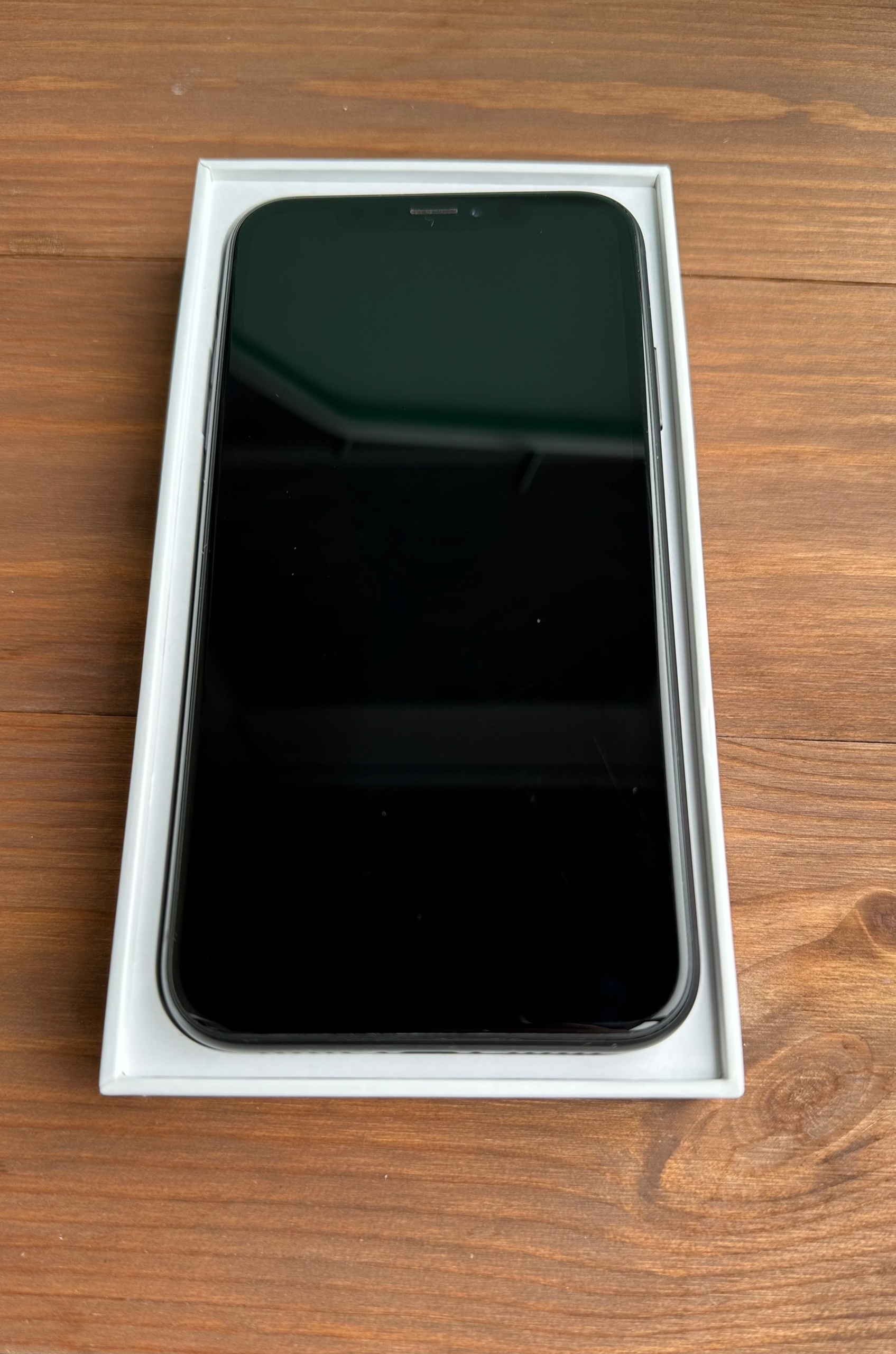 Продаю iPhone Xr в отличном