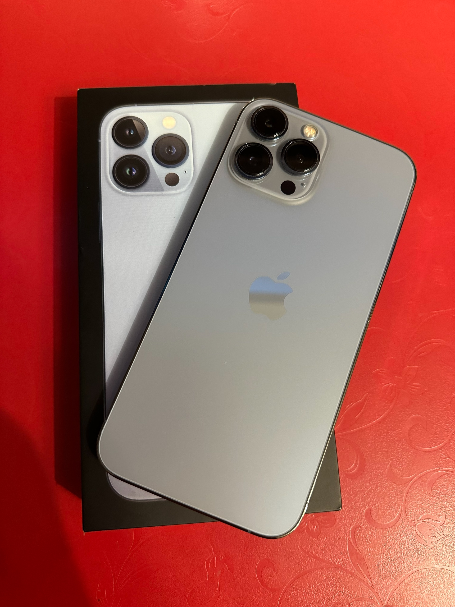 Продам iPhone 13 Pro Max