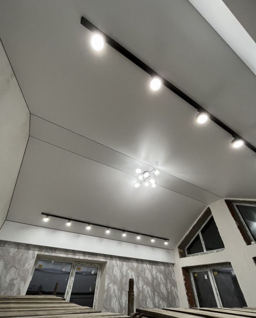 Установка натяжных потолков любой сложности (3)