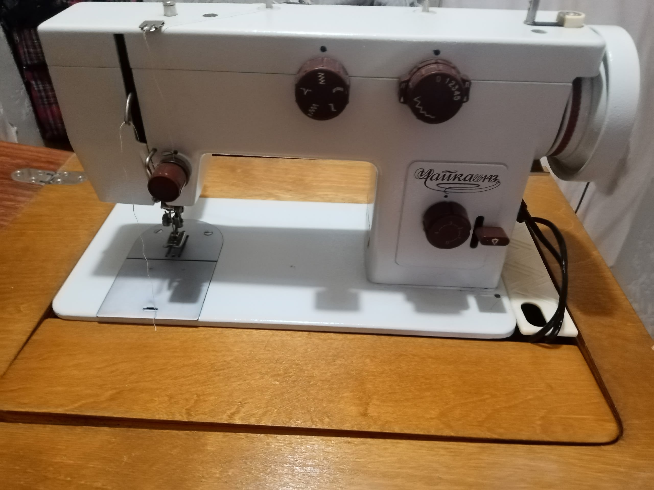 Швейная машина с электроприводом Продаю