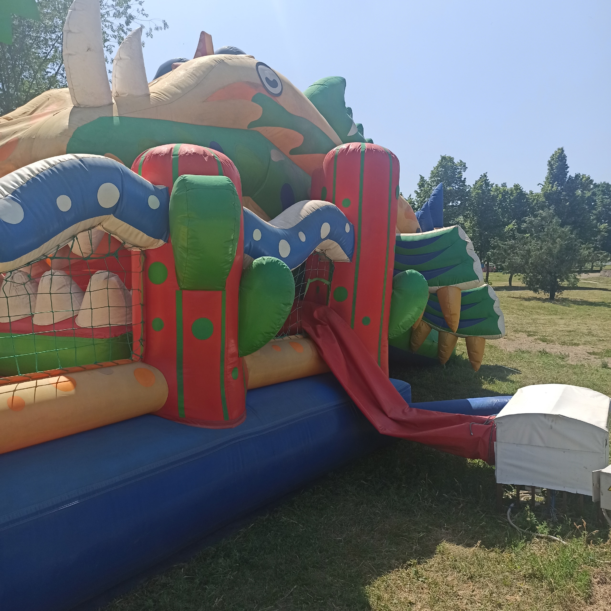 Продажа надувного батутного комплекса Объявляется (5)