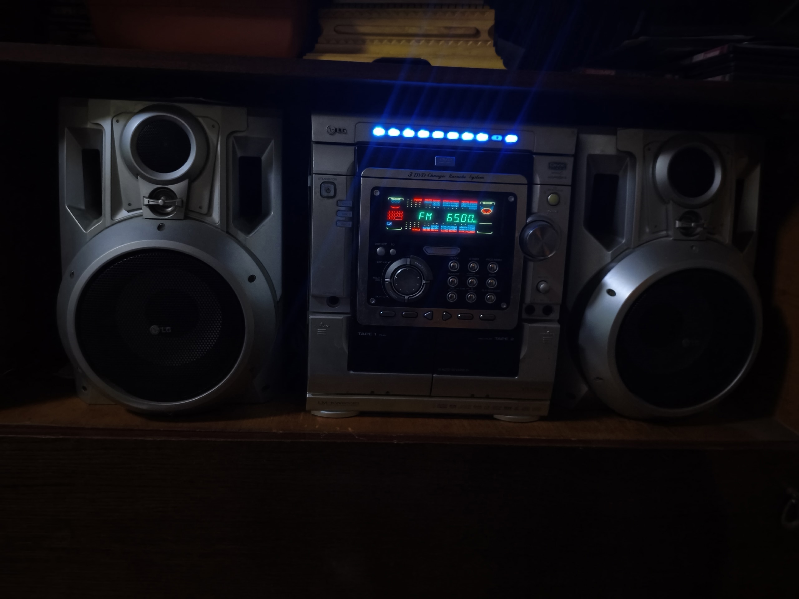 Продам домашний мини кинотеатр LG