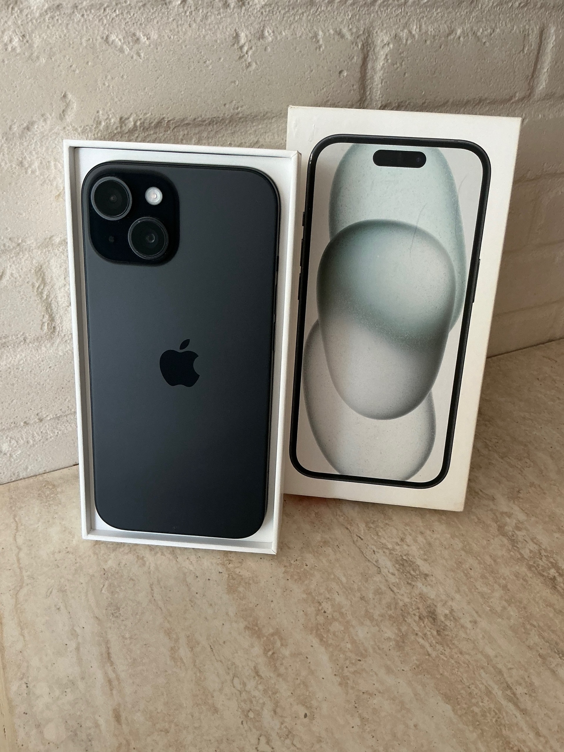 Айфон 15, 128 ГБ, черный (1)