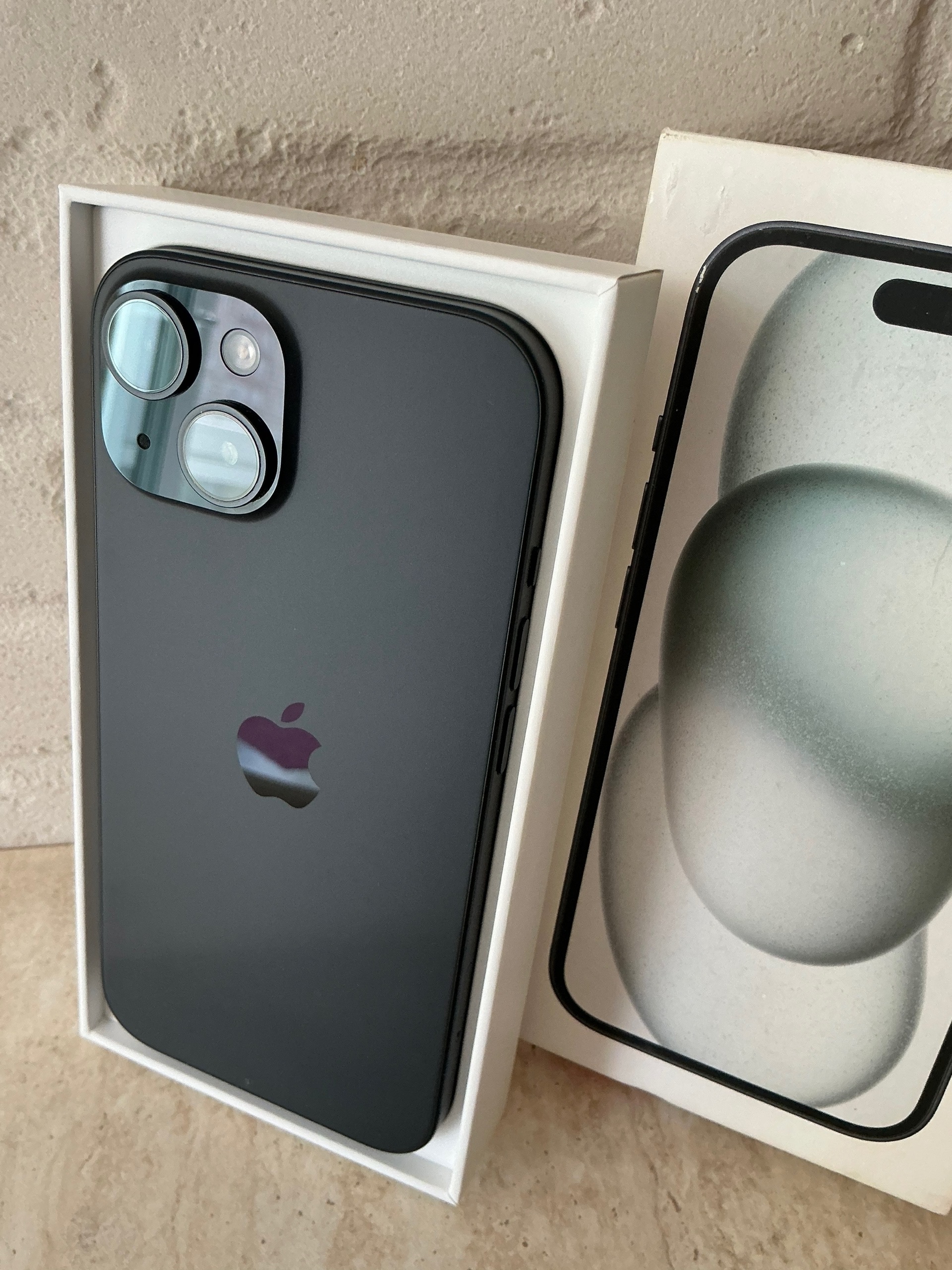 Айфон 15, 128 ГБ, черный