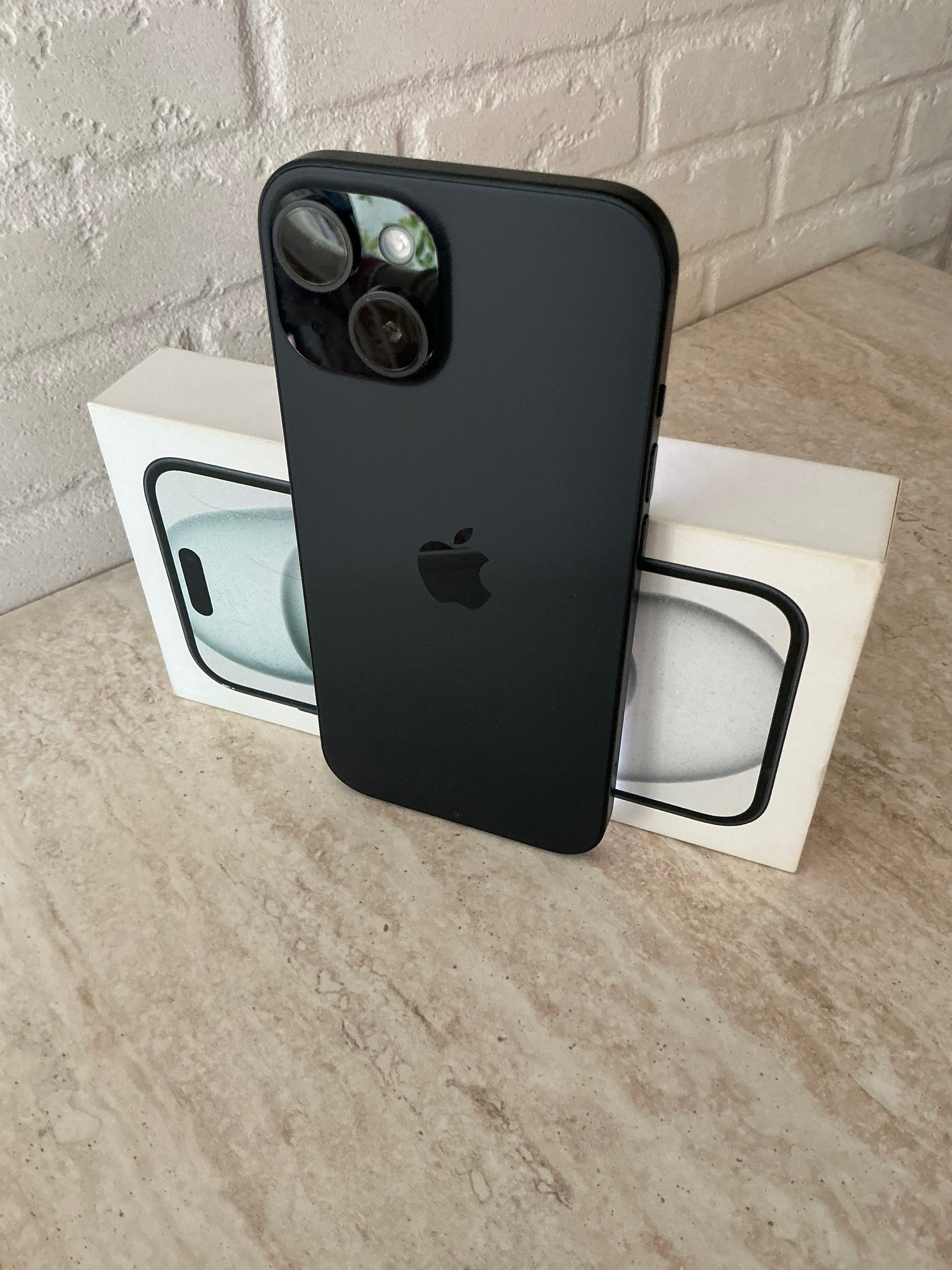 Айфон 15, 128 ГБ, черный (2)