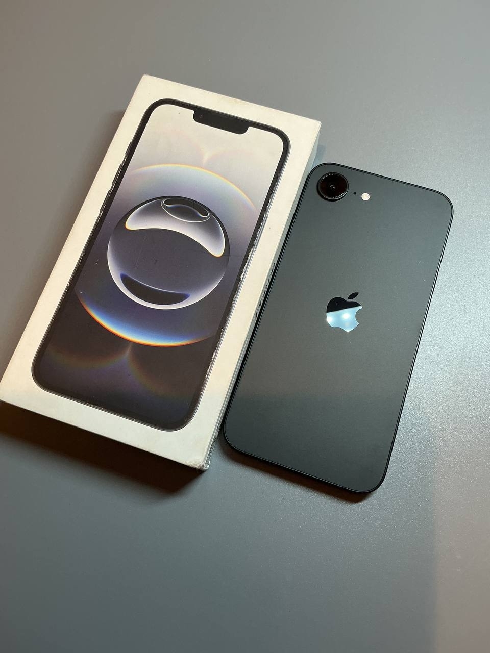 Продается iPhone 16, состояние нового.