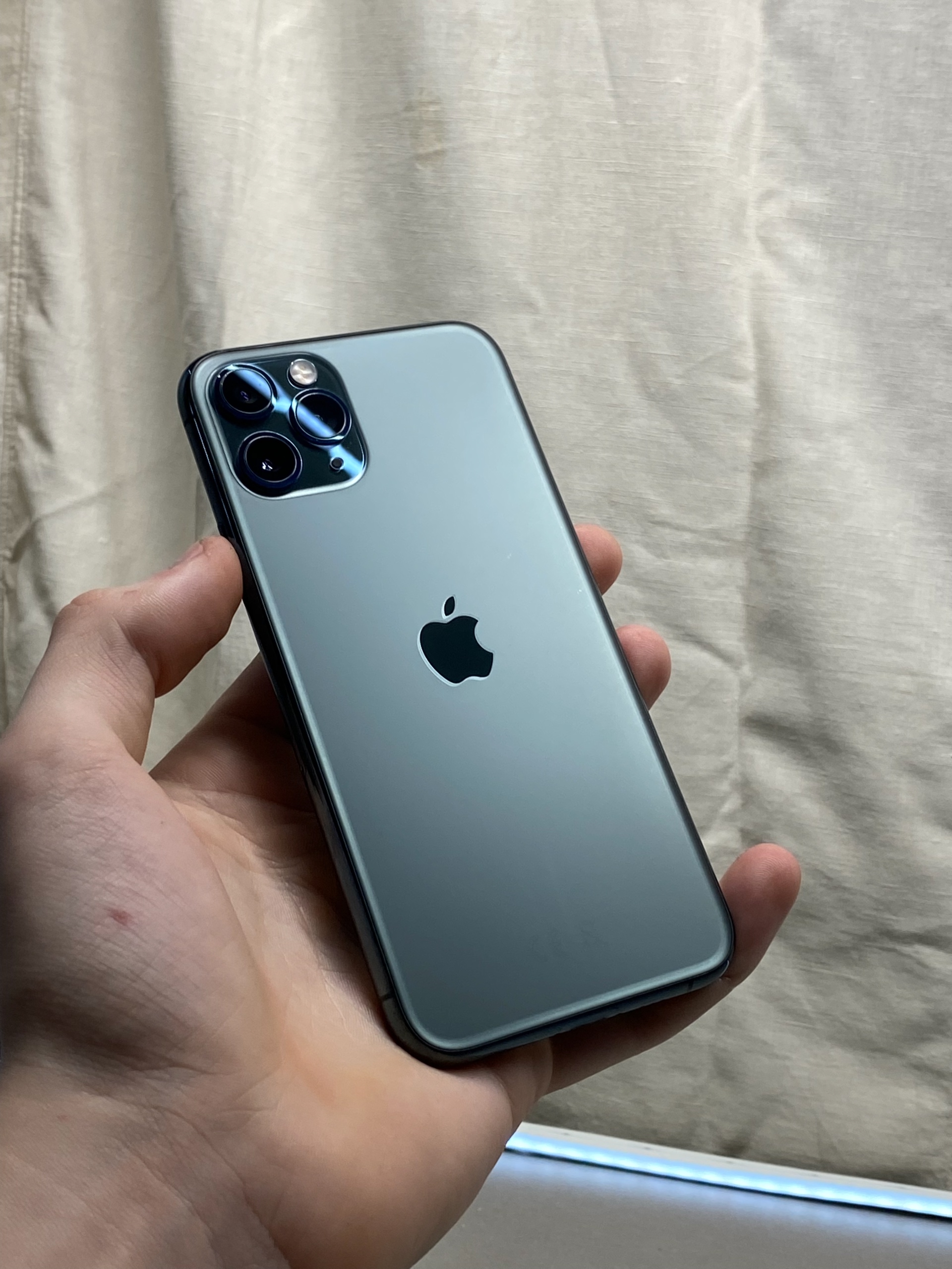Продаётся iPhone 11 Pro 64GB (1)