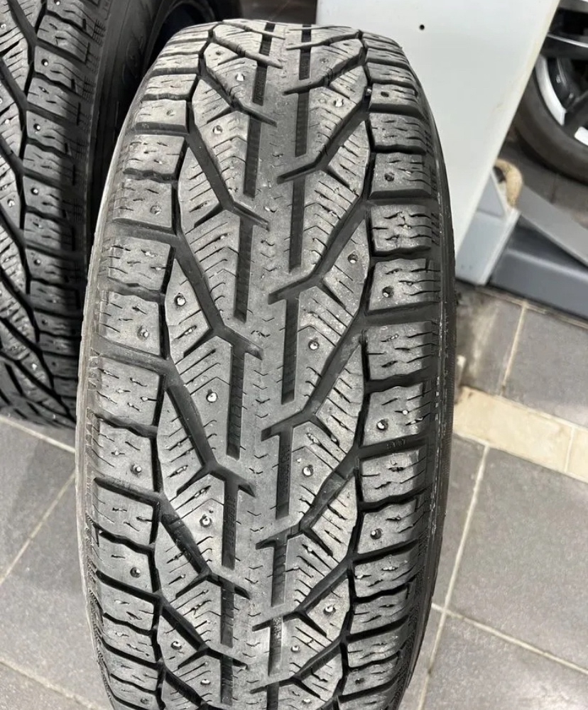 Комплект автошин в хорошем состоянии (1)