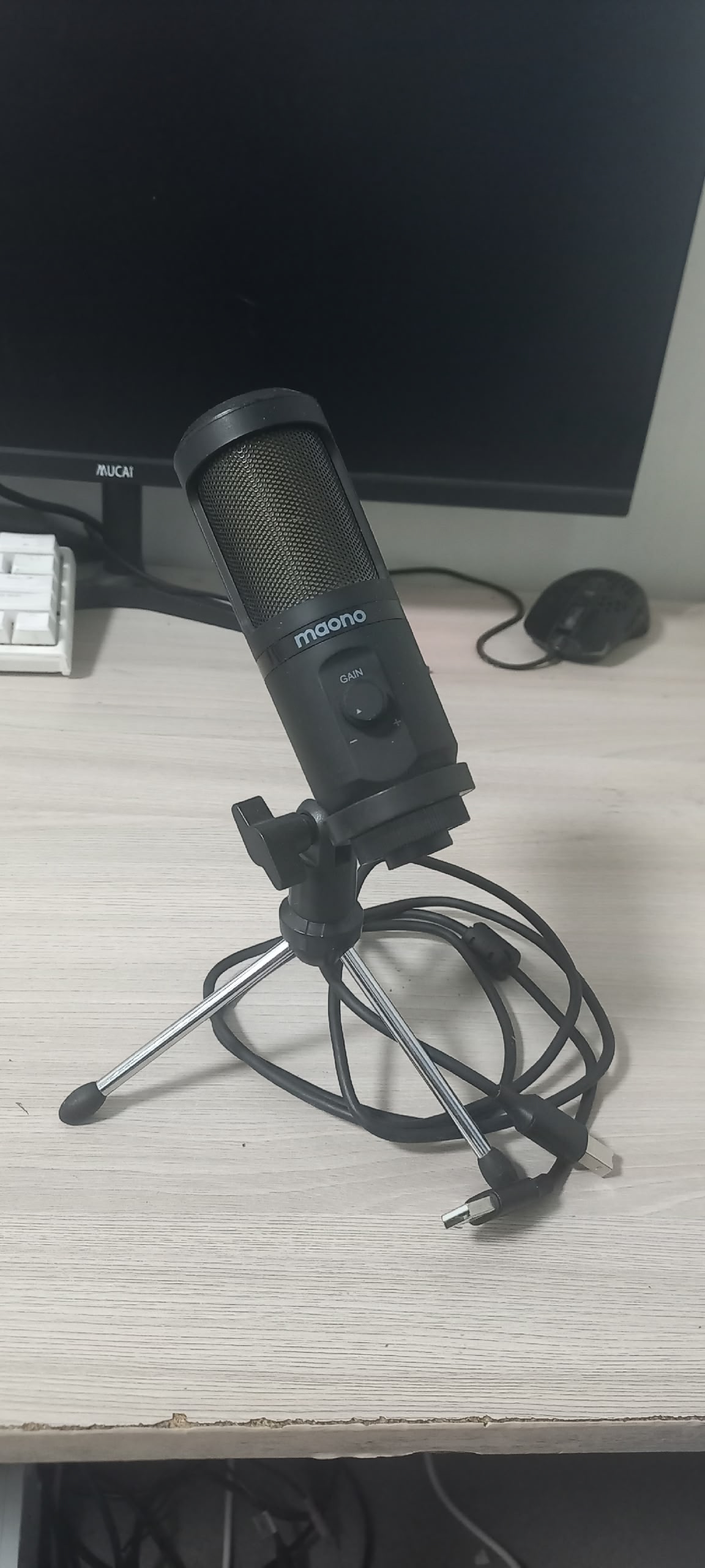 Продаю компьютерное оборудование недорого Монитор (3)