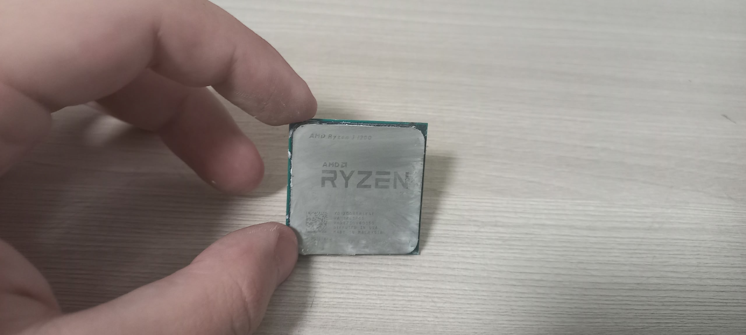 Продаю компьютерное оборудование недорого Монитор (2)