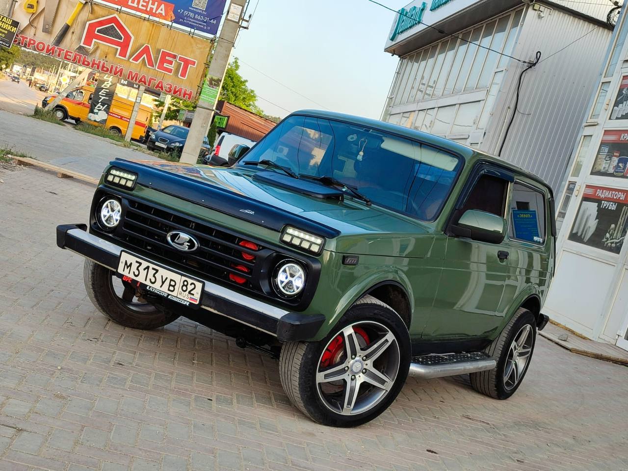 Продам Ладу 4x4 2121 Нива (3)