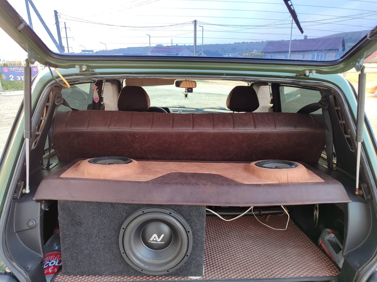 Продам Ладу 4x4 2121 Нива (9)