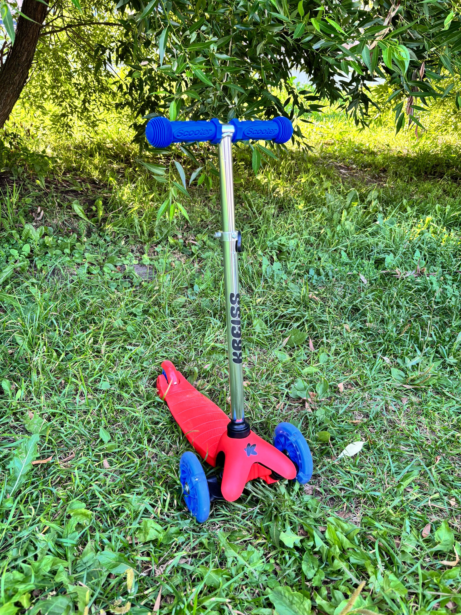 Детский самокат, почти новый Продаю