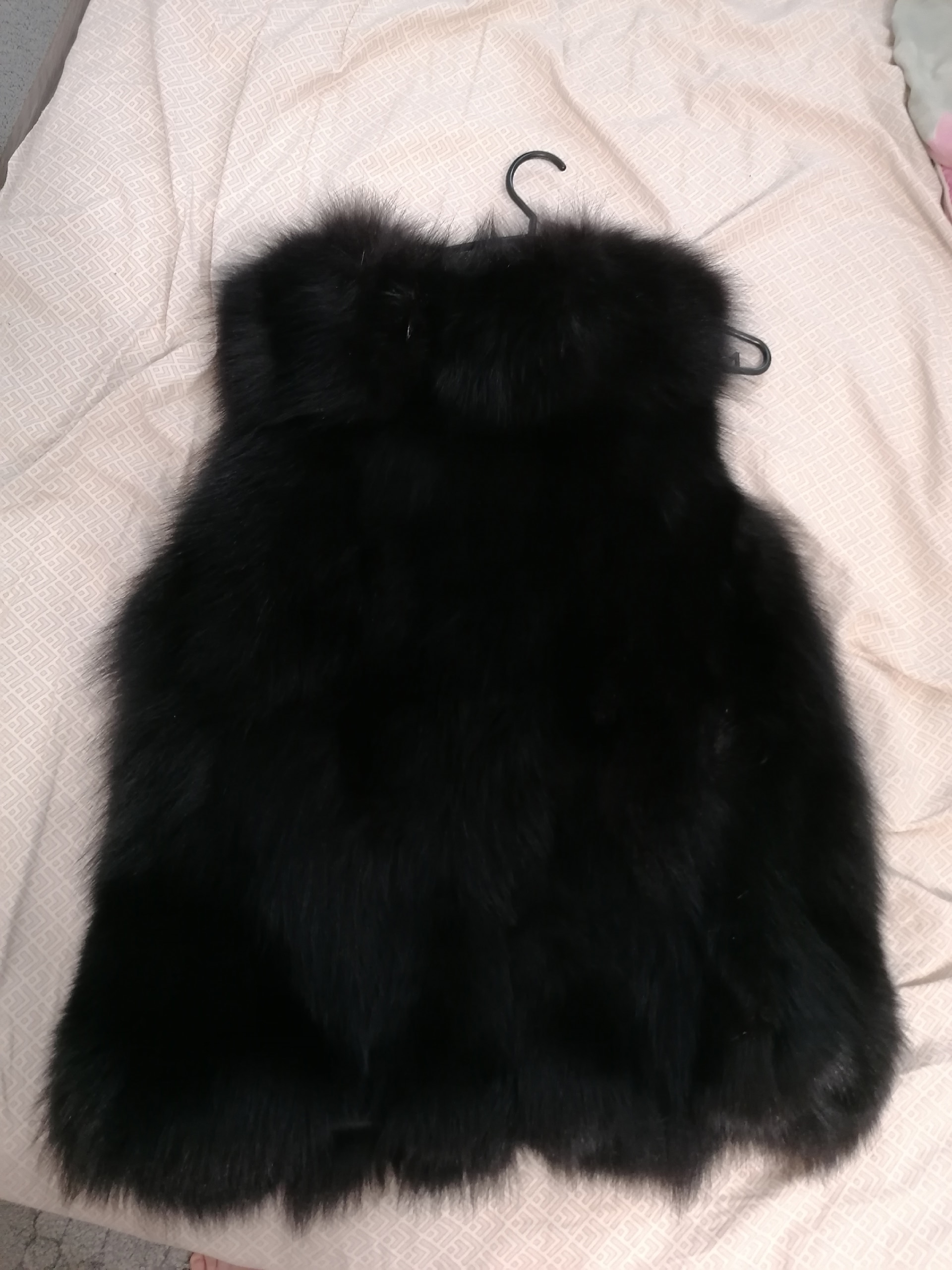 Стильный меховой жилет: размер 42-44