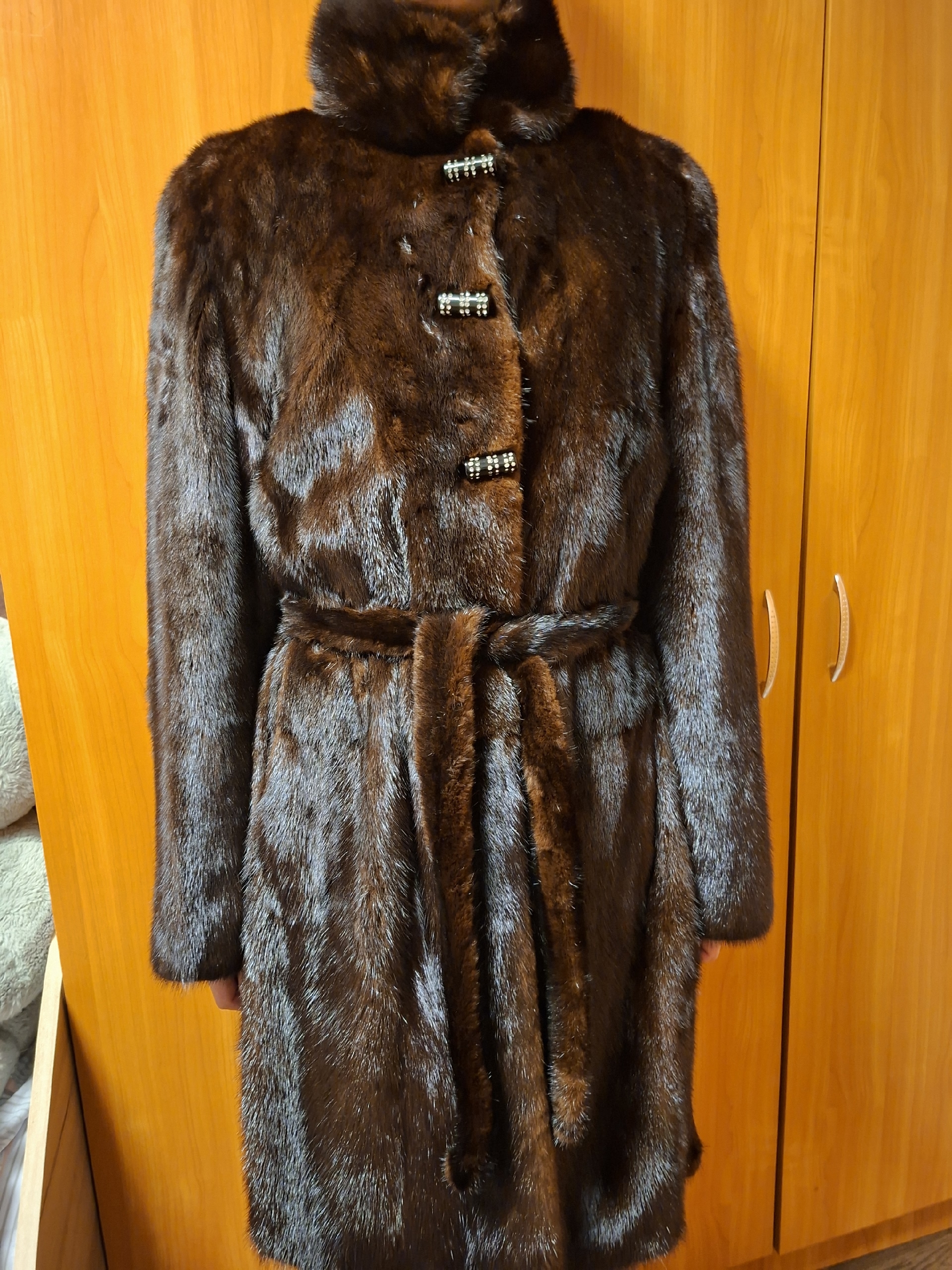 Продам норковую шубу, размер: Предлагается