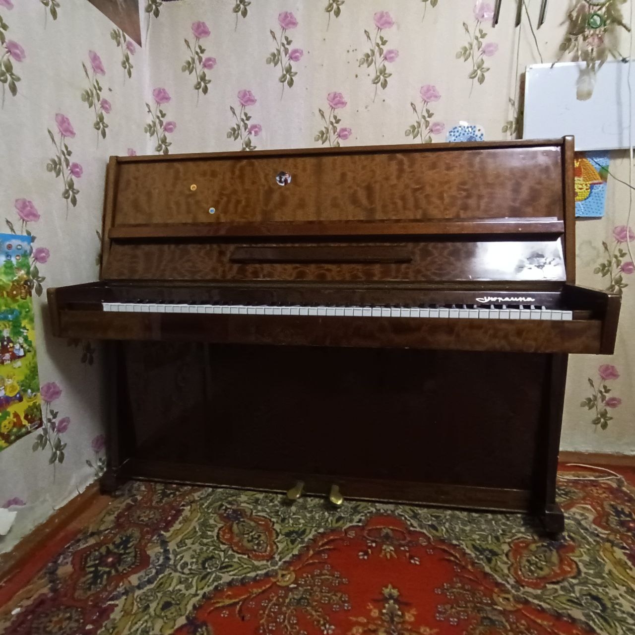 Бесплатное фортепиано в хорошем состоянии (1)