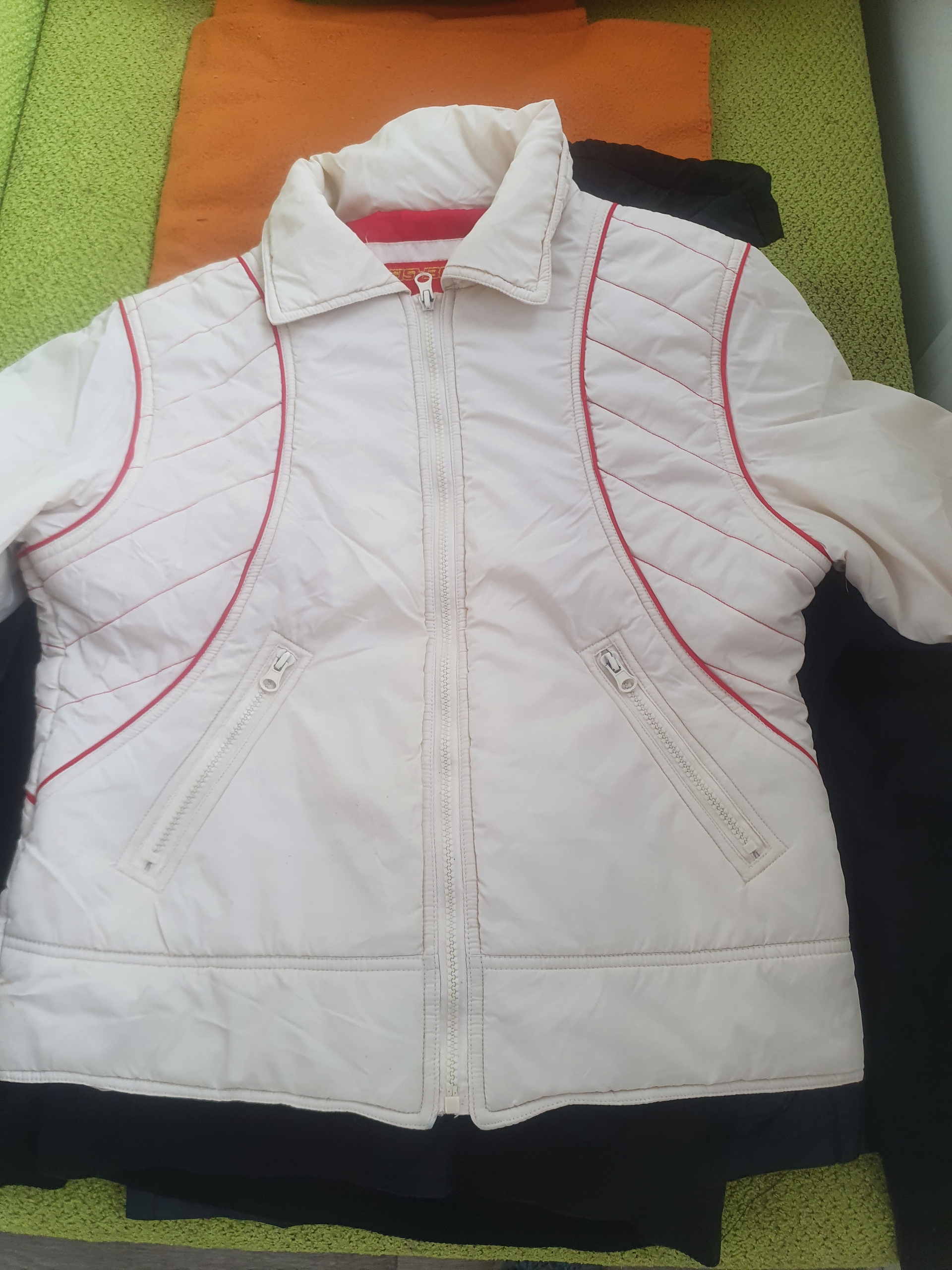 Куртка демисезонная женская размер L (1)