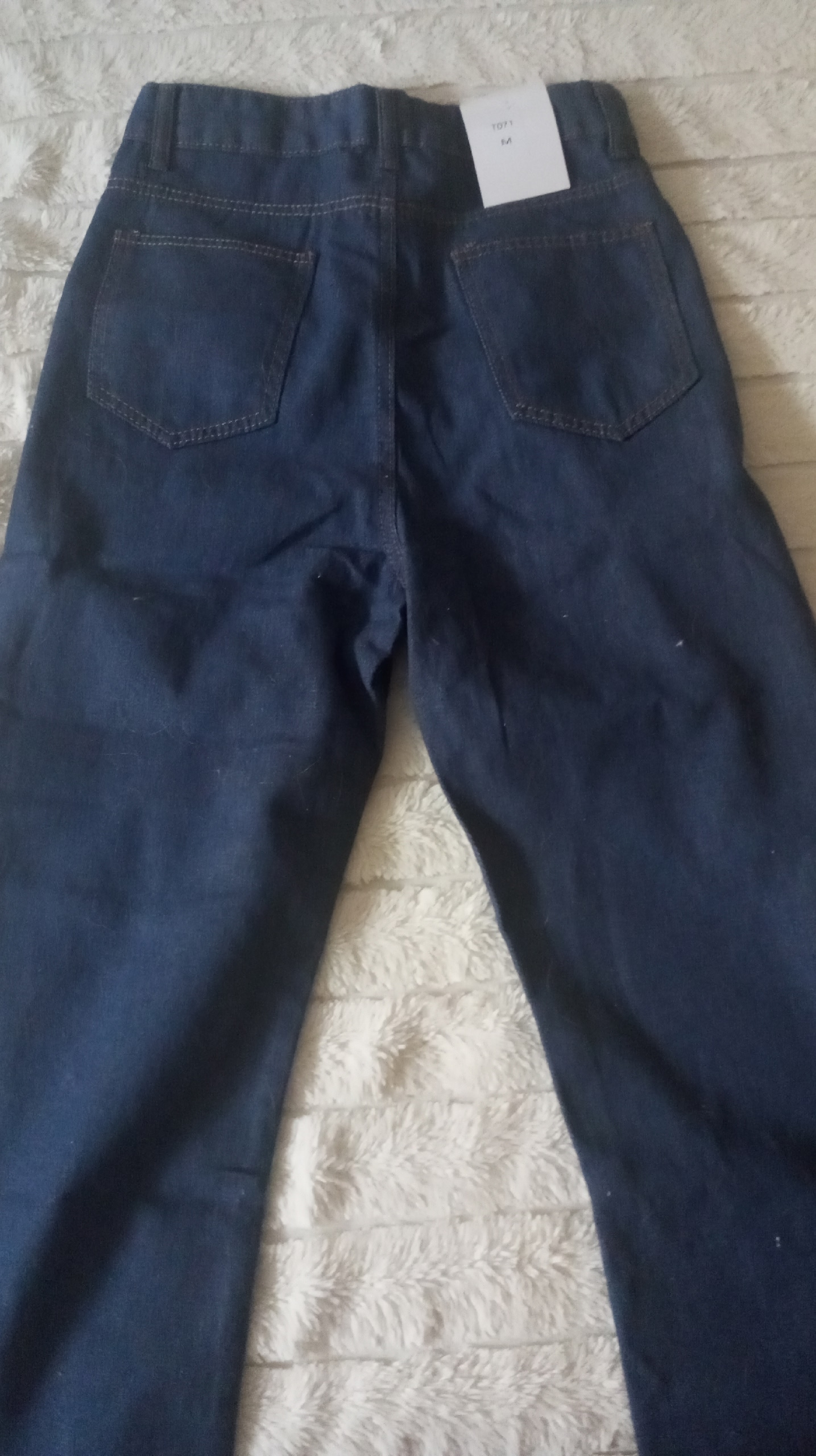 Куртка и джинсы в продаже