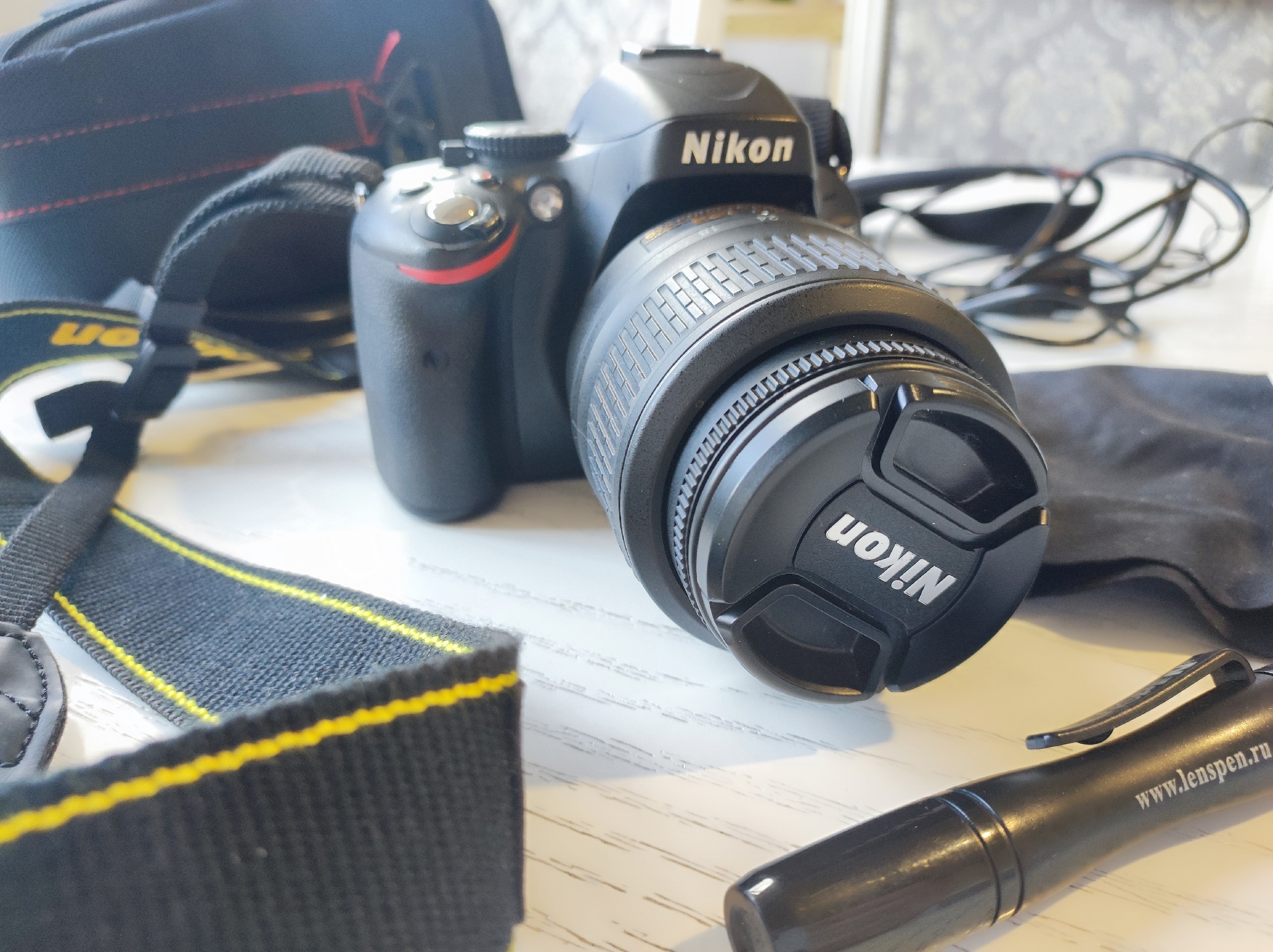 Продаю зеркальный фотоаппарат Nikon Зеркальный (1)