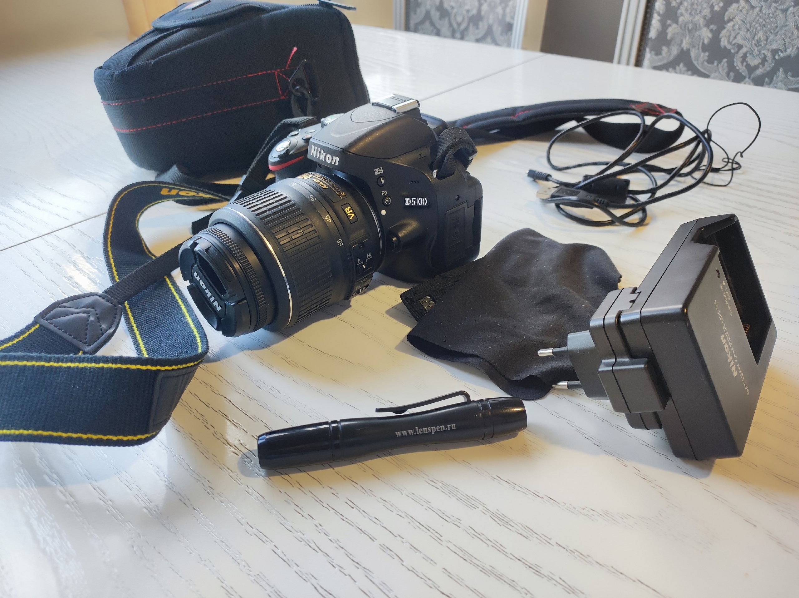 Продаю зеркальный фотоаппарат Nikon Зеркальный