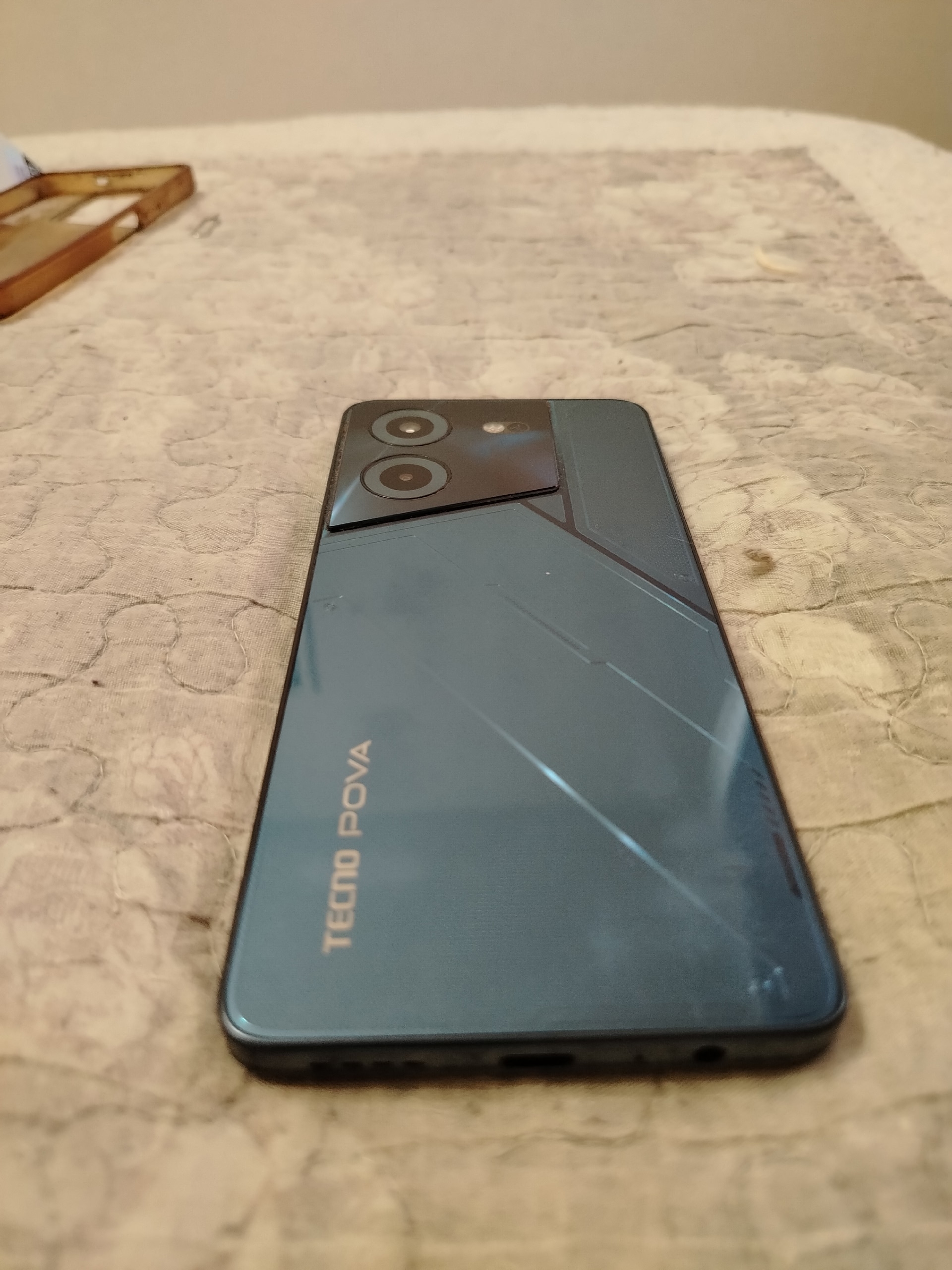 Techno Pova 5: Смартфон в (3)