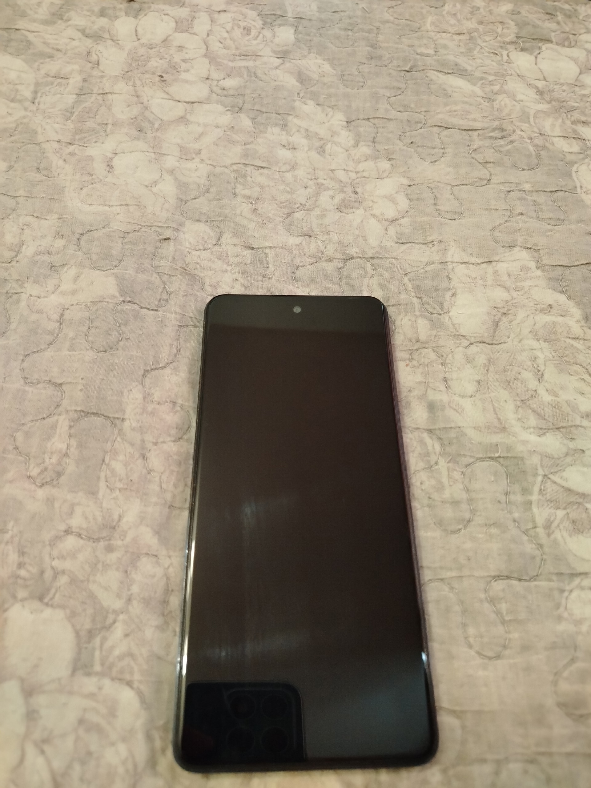 Techno Pova 5: Смартфон в