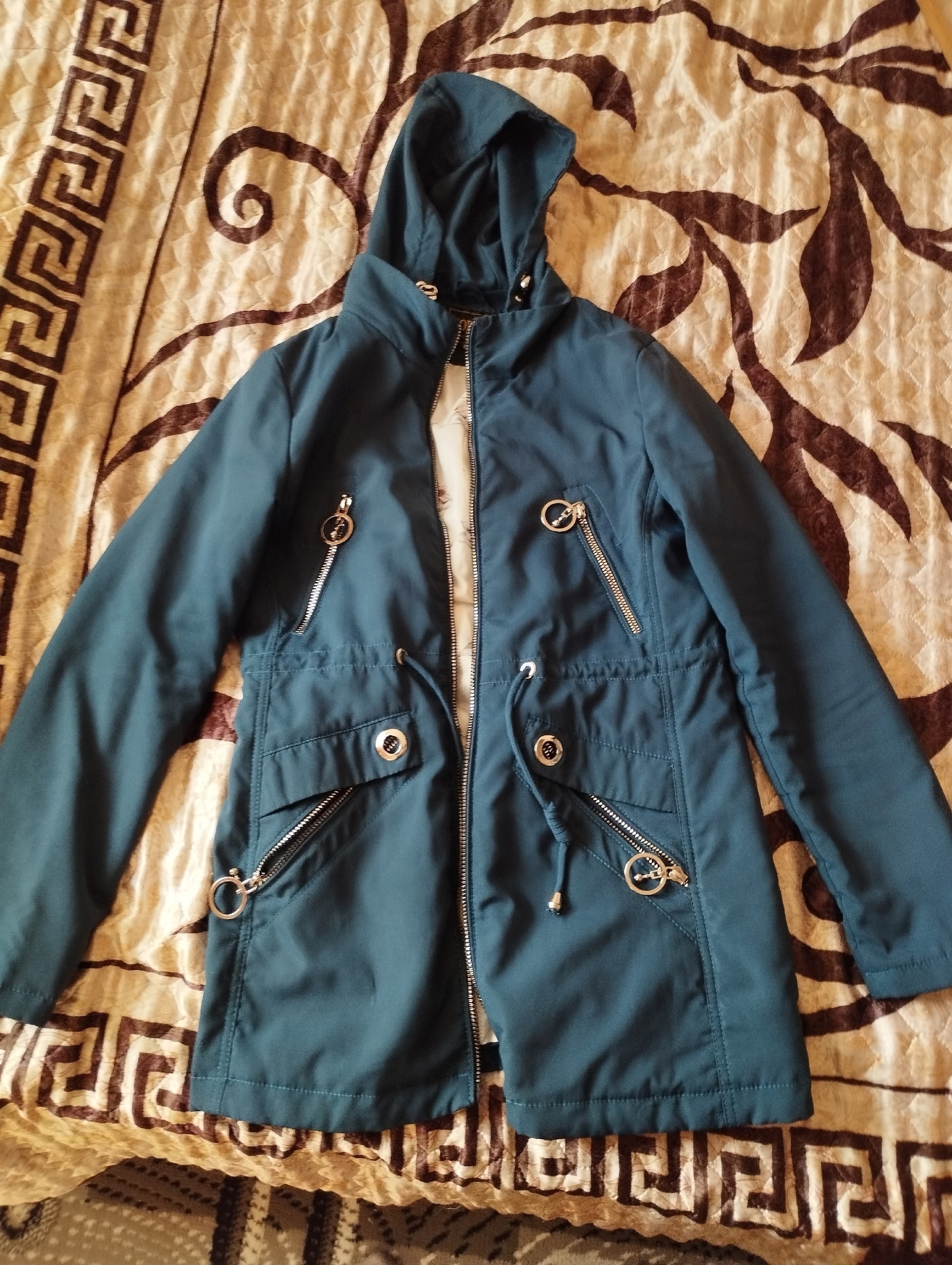 Продажа: весенняя курточка, зимнее пальто (2)