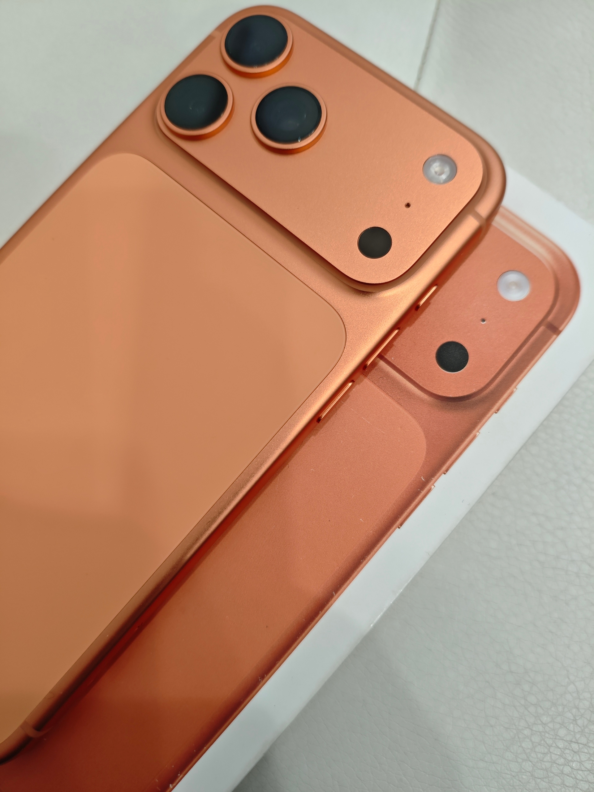 Айфон 17 Pro Max 256: (4)