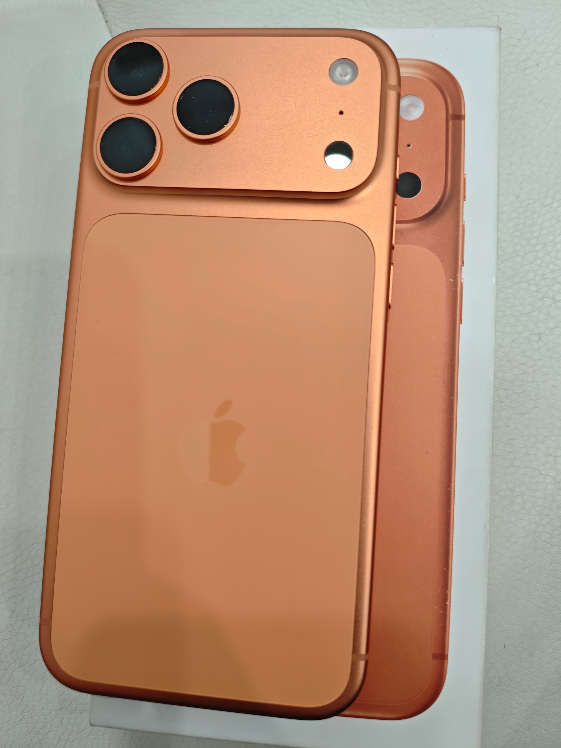 Айфон 17 Pro Max 256: (2)