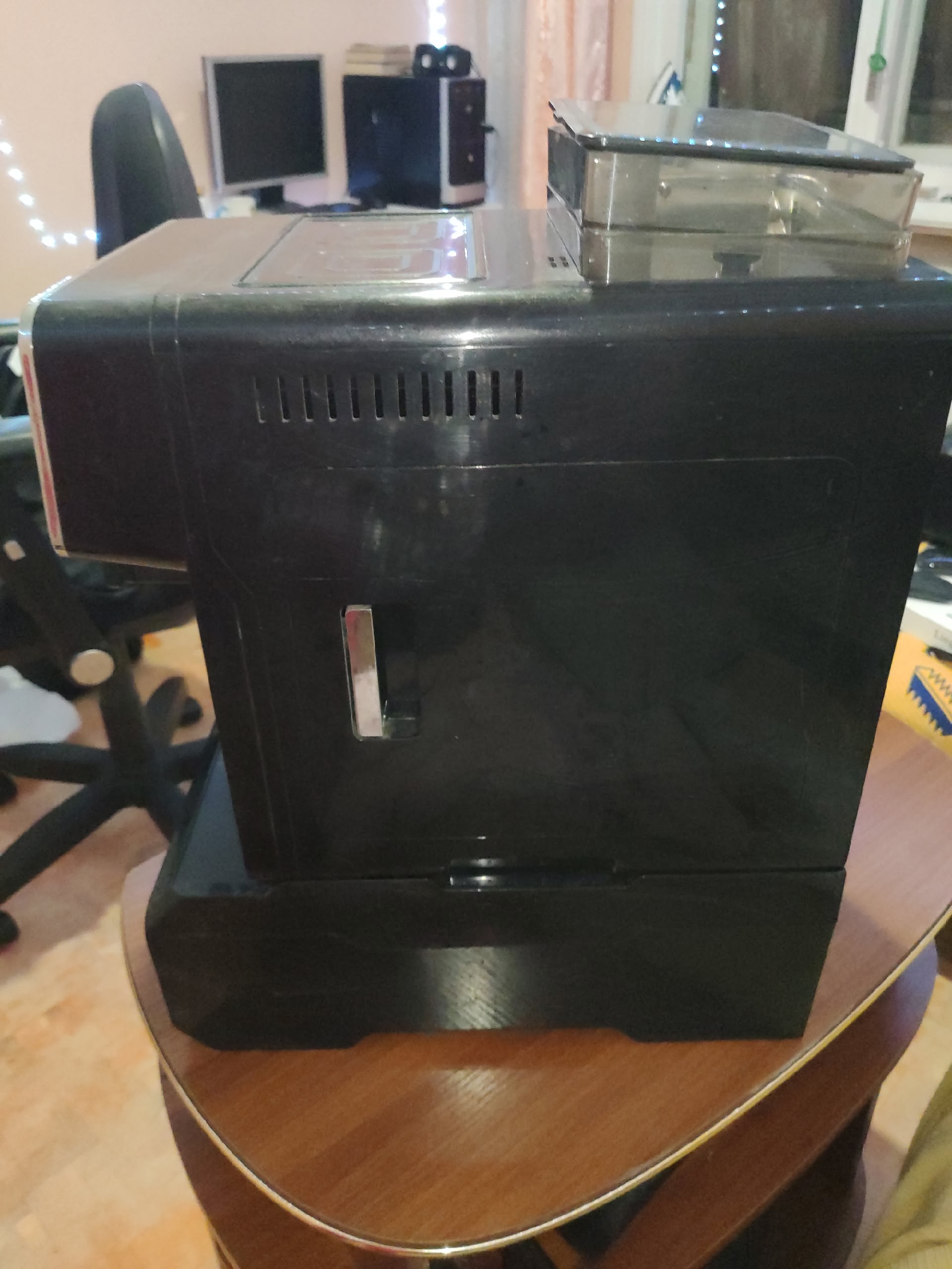 Автоматическая кофемашина VERANO RM-A10 Это (2)