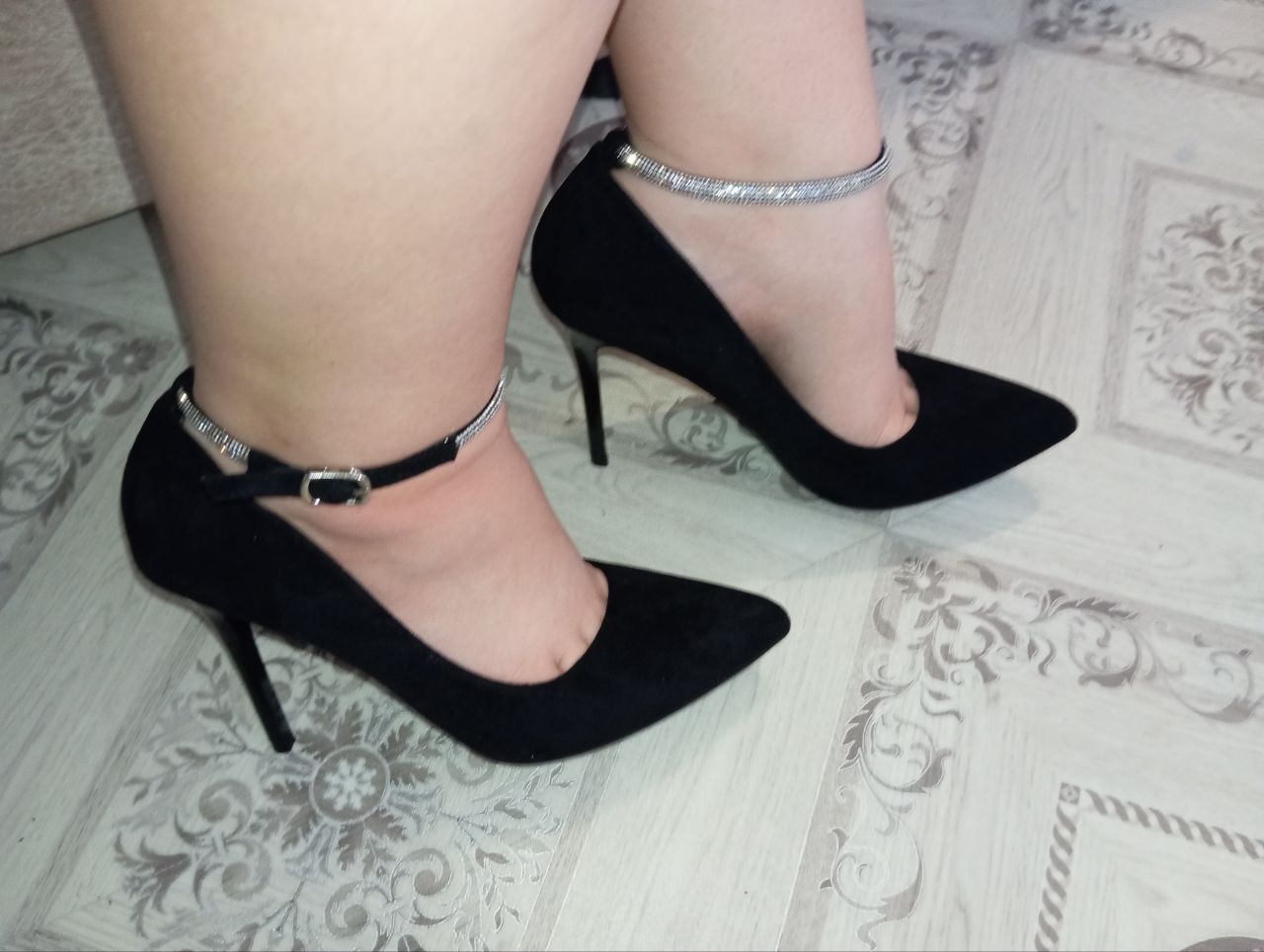 Продажа вечерних туфель: эко-замша Продаются (3)