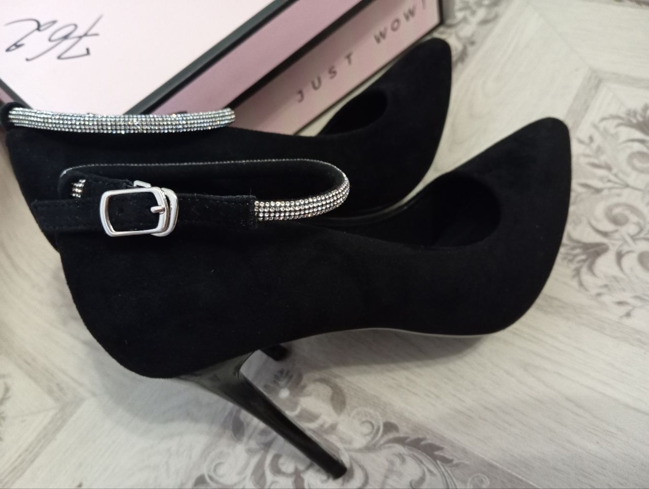 Продажа вечерних туфель: эко-замша Продаются (1)