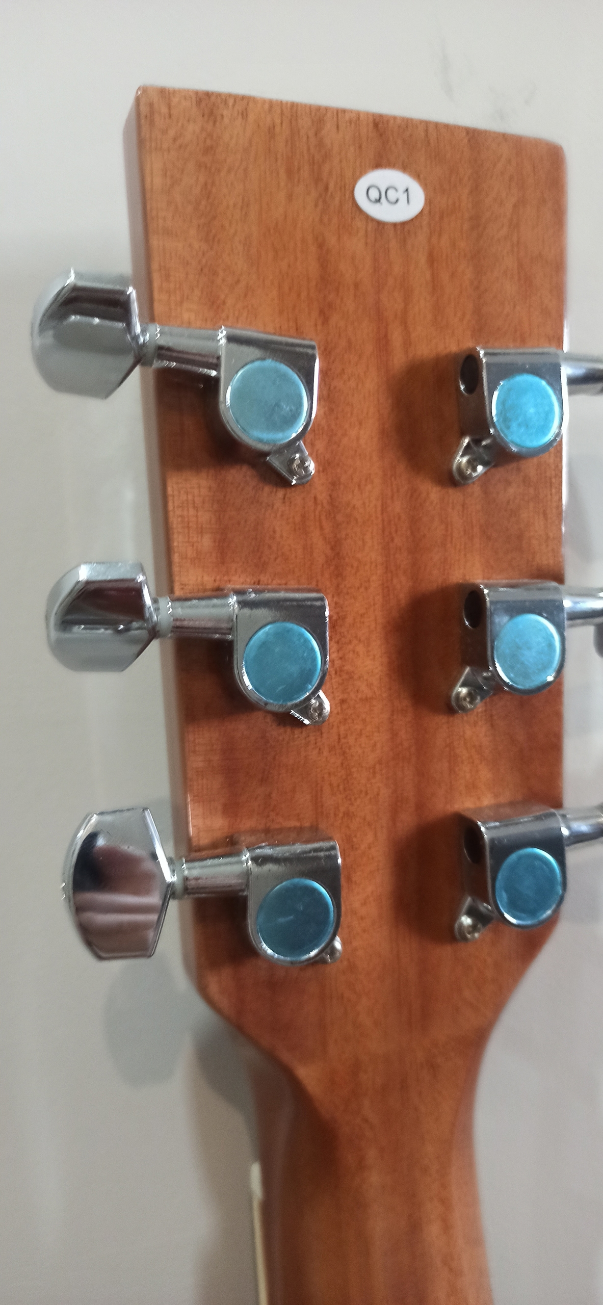 Гитара в отличном состоянии, продам (3)