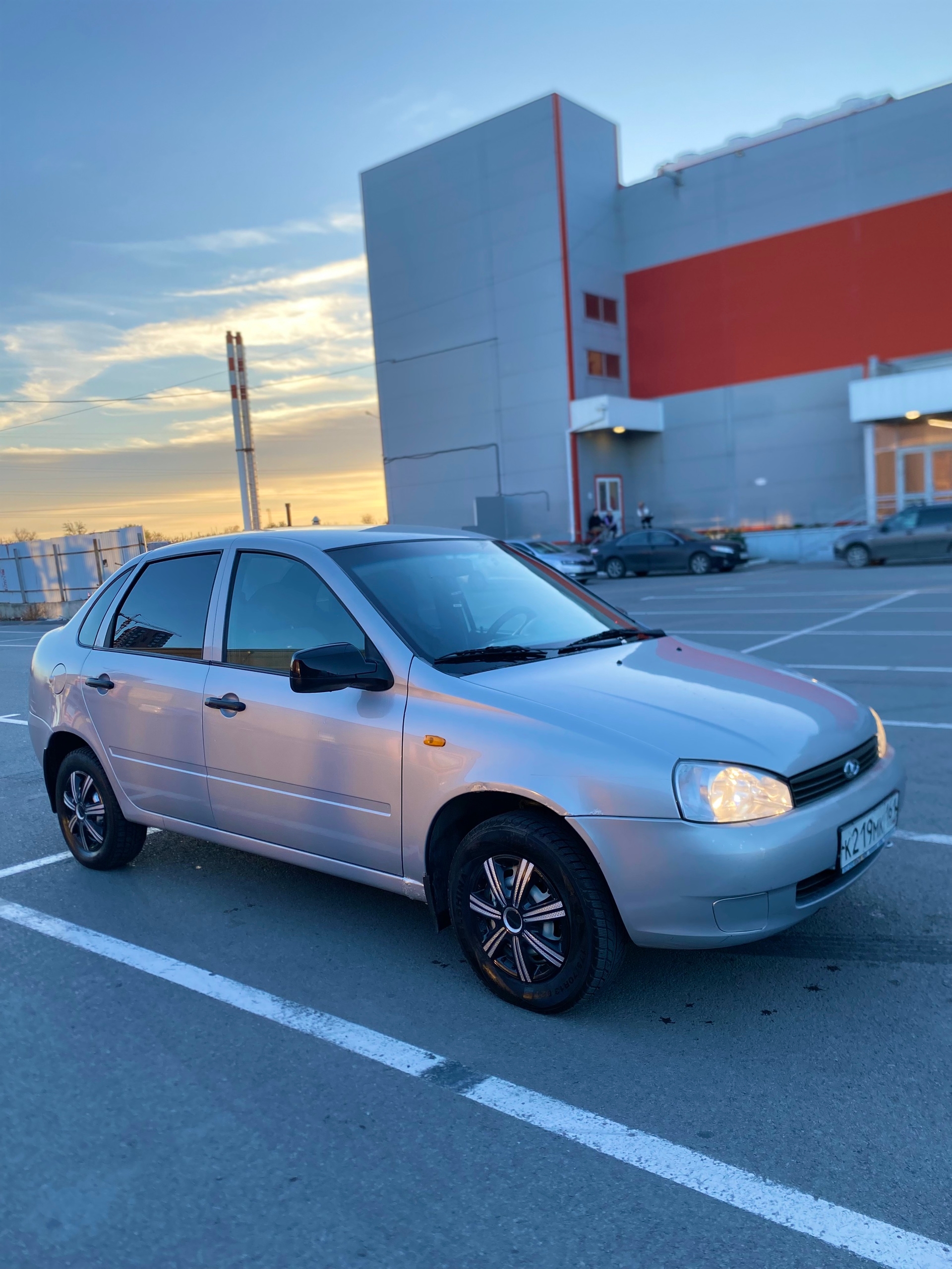 Продажа: Лада Калина 2010 Автомобиль