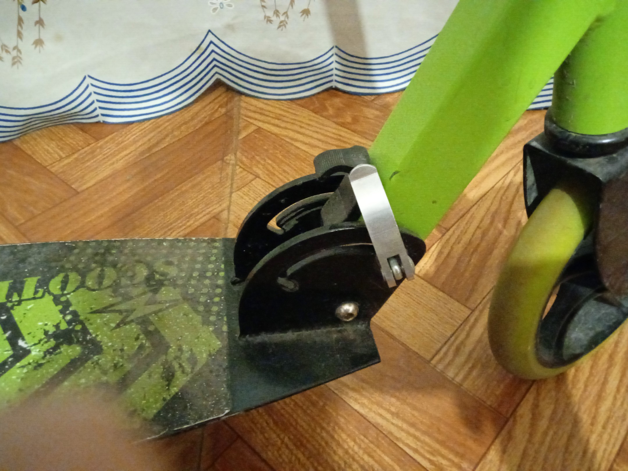 Самокат в замечательном состоянии Продаю (2)