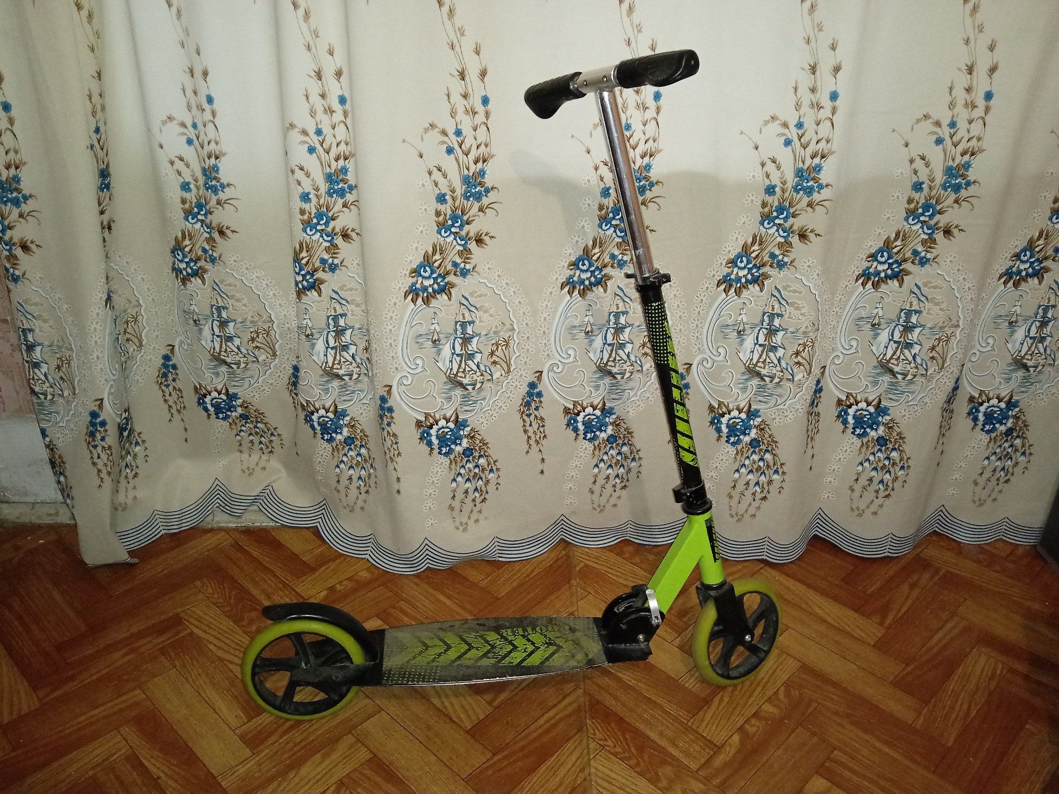 Самокат в замечательном состоянии Продаю