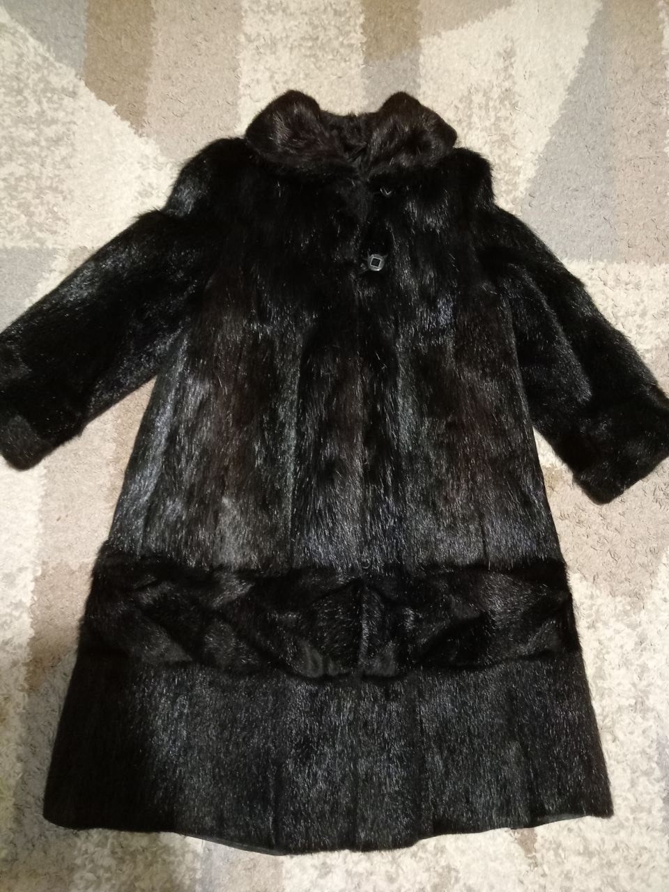 Продается шуба из нутрии Предлагаю