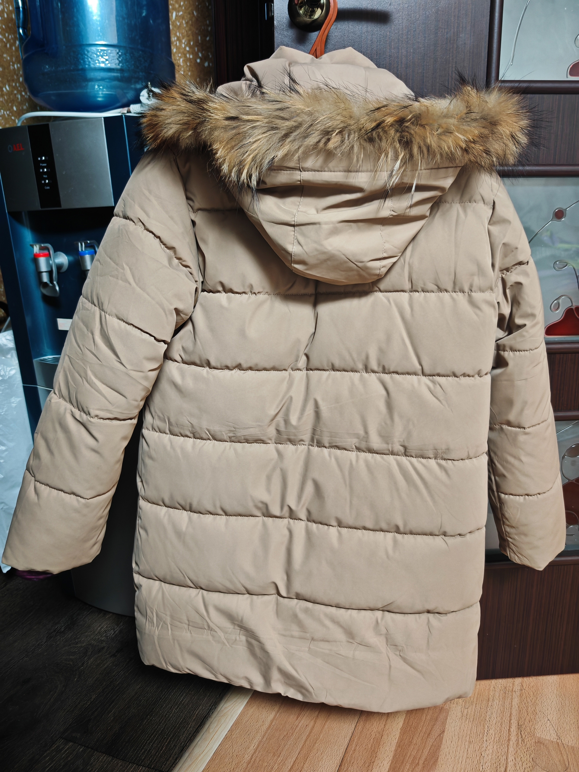 Зимняя куртка для девочки Продается (1)