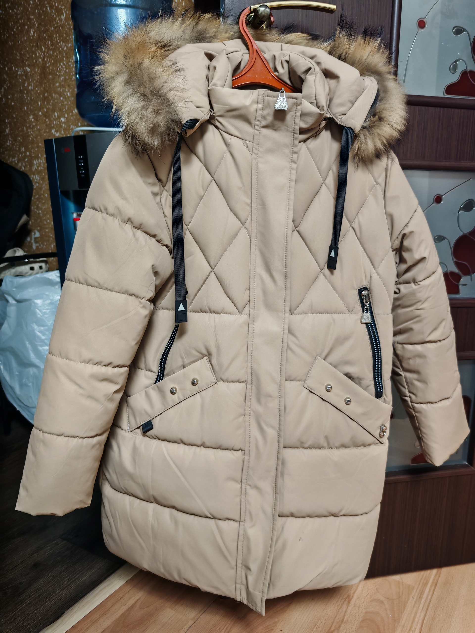 Зимняя куртка для девочки Продается