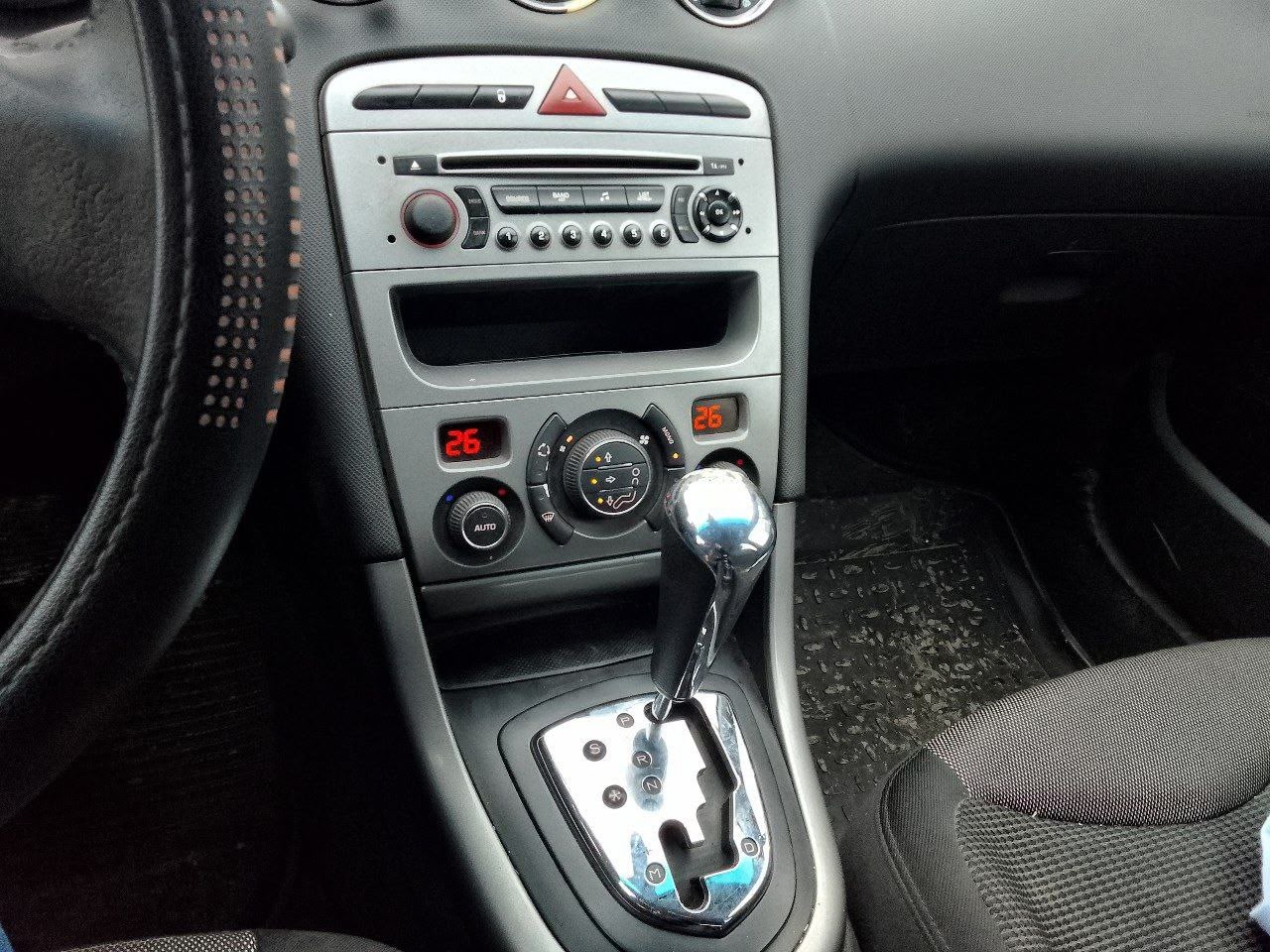 Пежо 308 в хорошем состоянии (7)