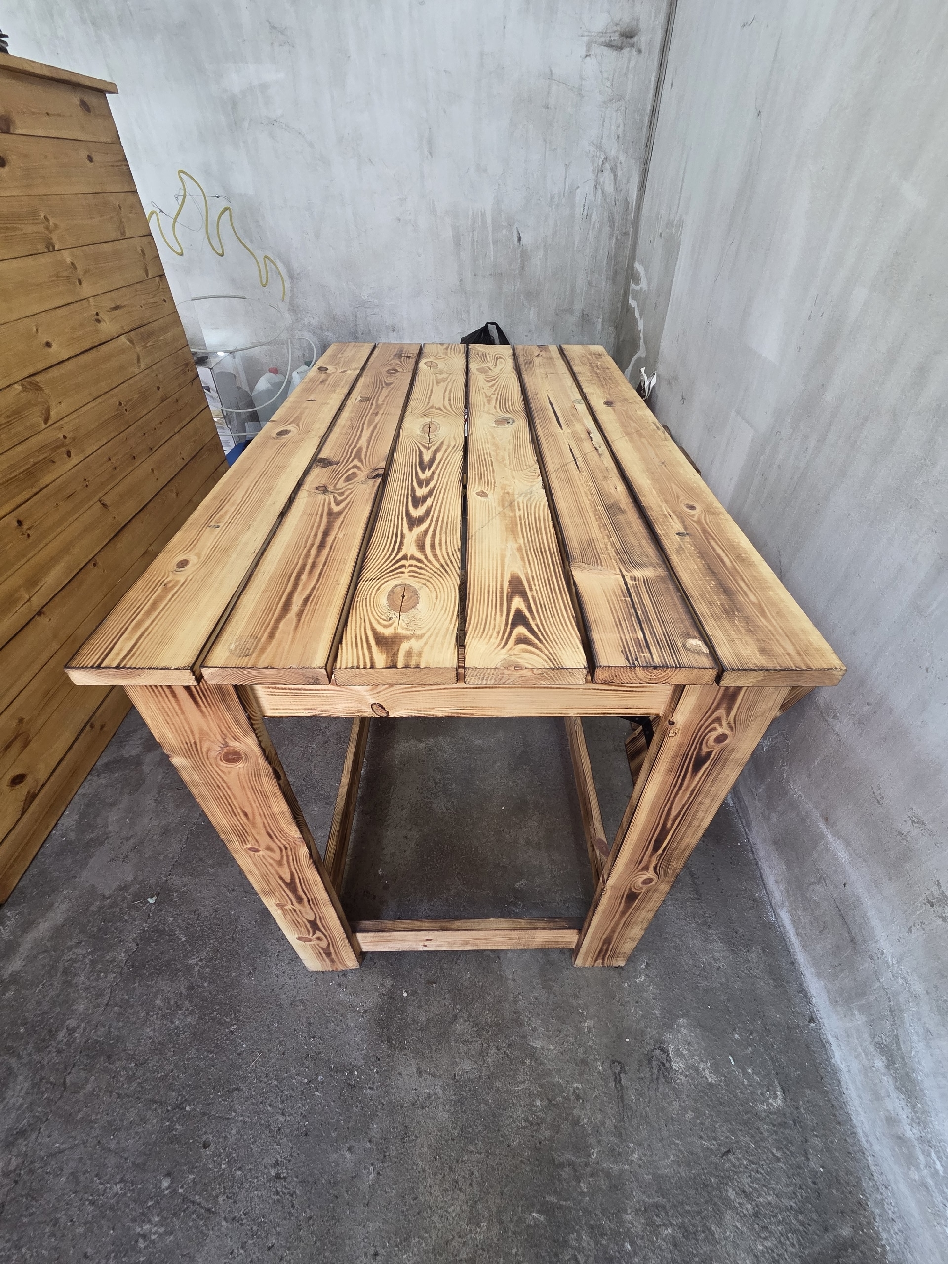 Продам барную стойку из дерева (4)