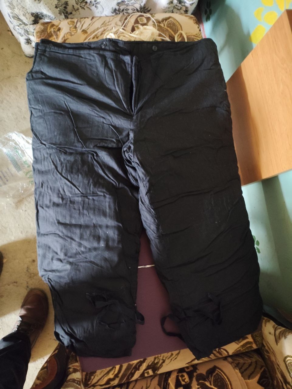 Сети рыболовные и одежда в (2)