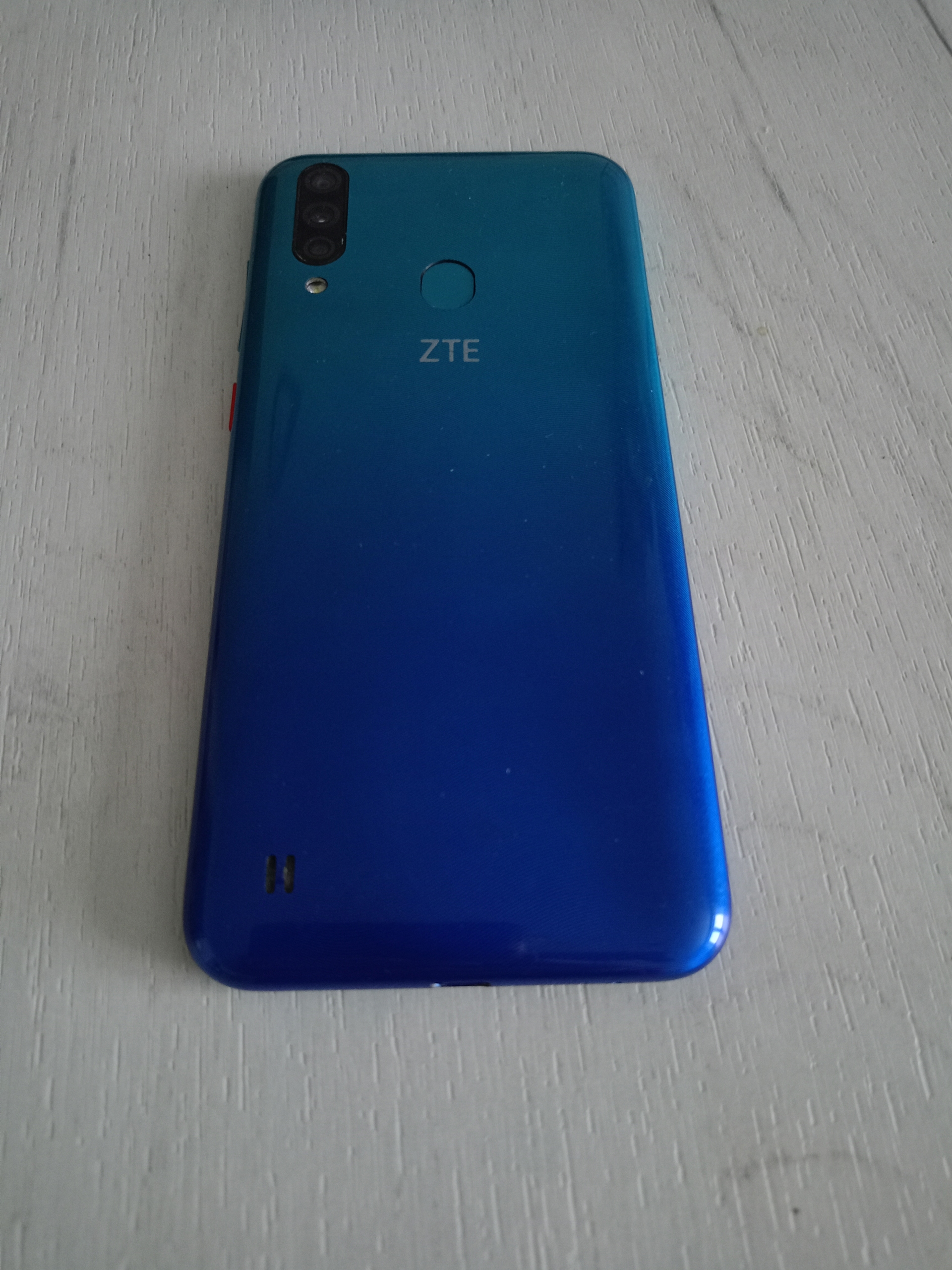Продам ZTE Blade A7 2020 (2)