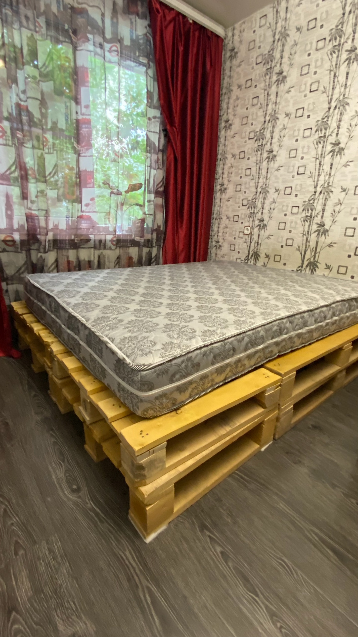 Матрас для паллетной кровати, в