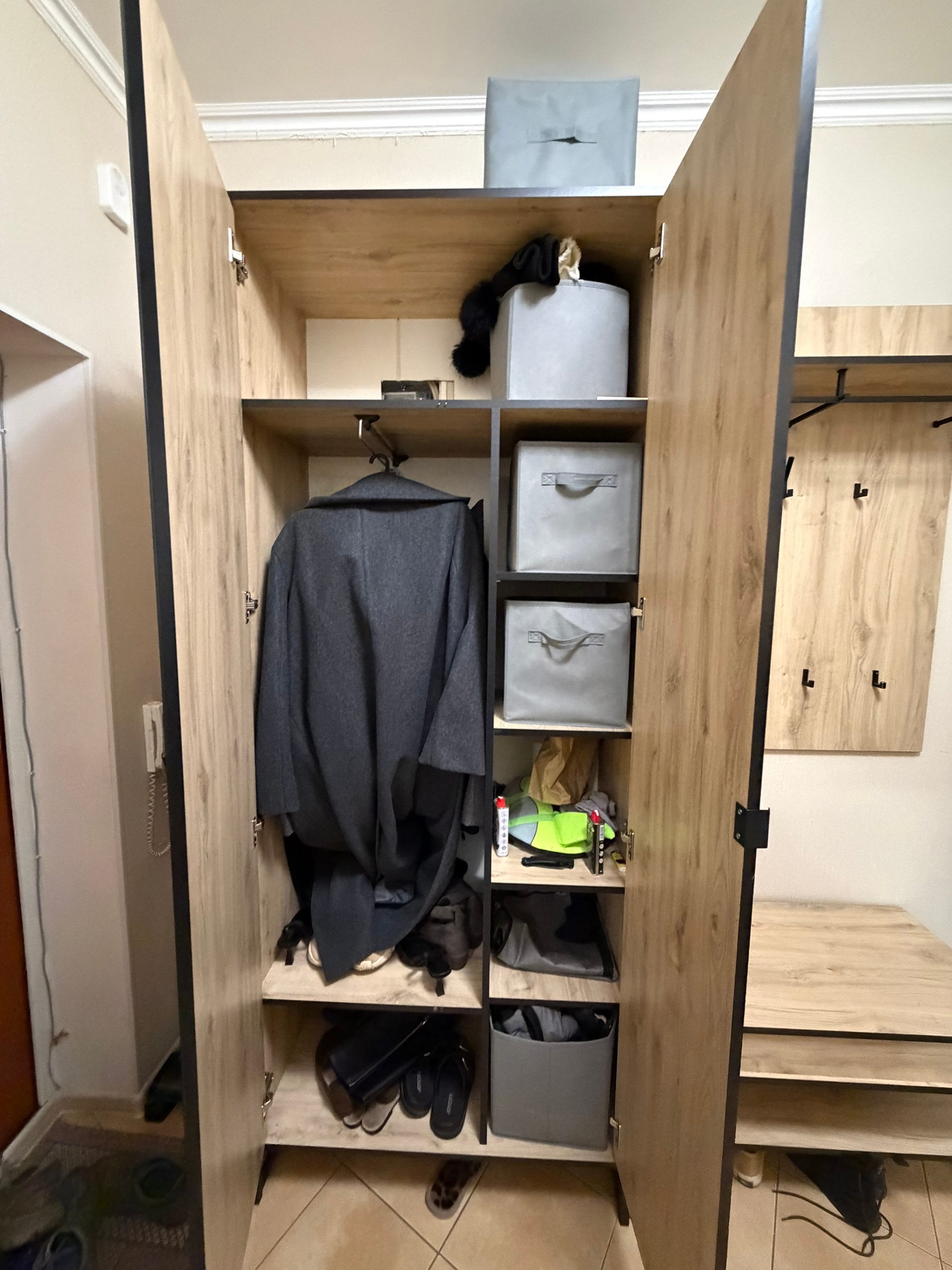 Продажа шкафа, вешалки и обувницы (2)