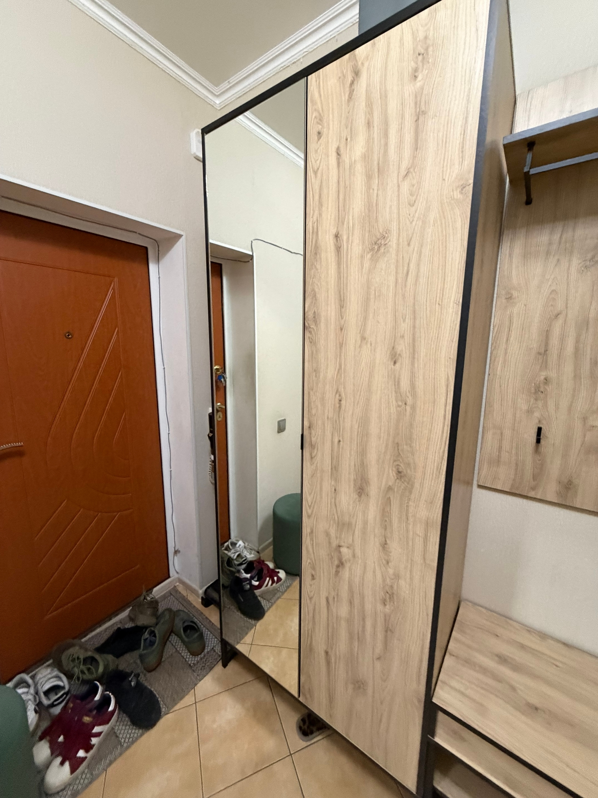 Продажа шкафа, вешалки и обувницы (1)